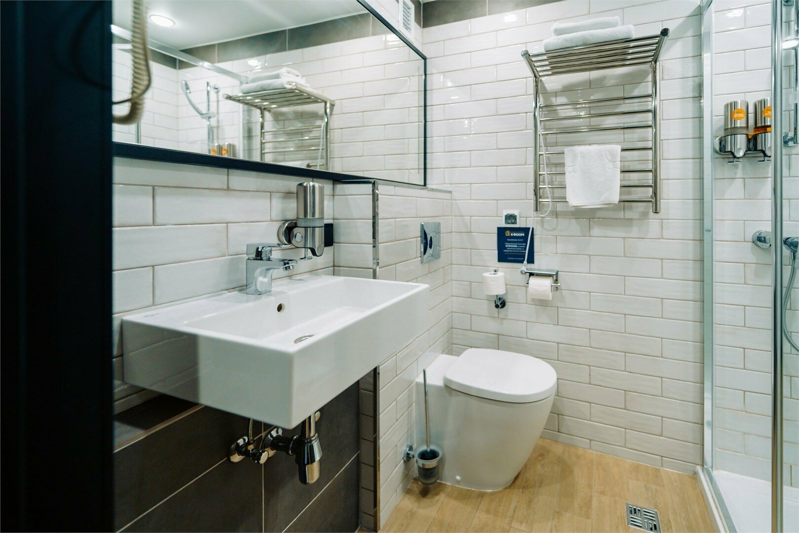 Просторный двухместный номер с 2 отдельными кроватями