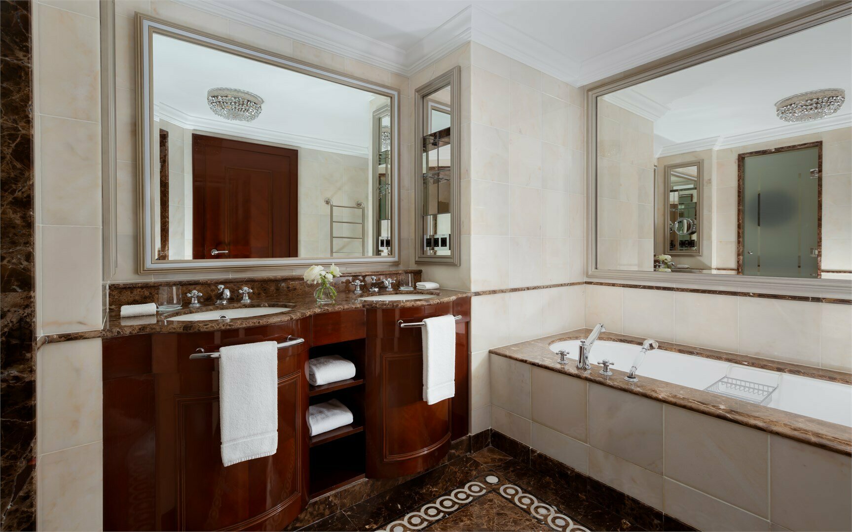 Клубный номер с одной кроватью King и доступом в The Carlton Club