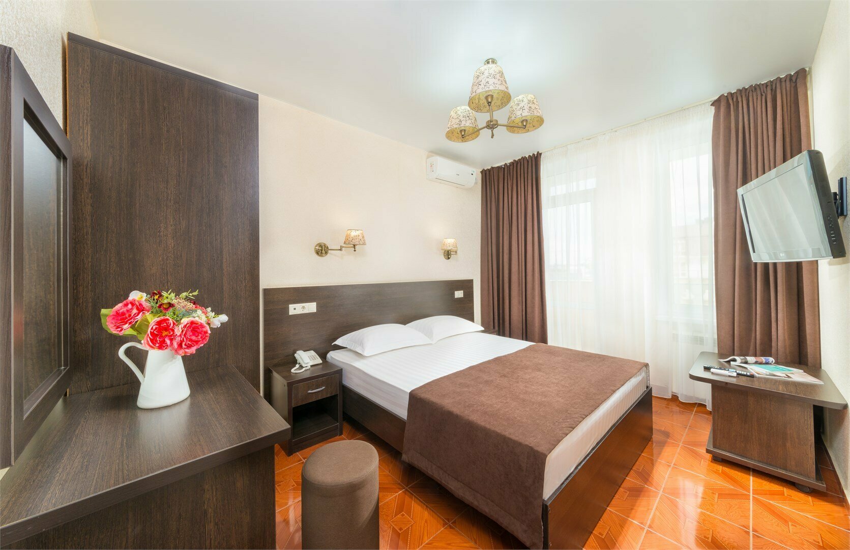 ST2P - Стандарт двухместный с видом на бассейн