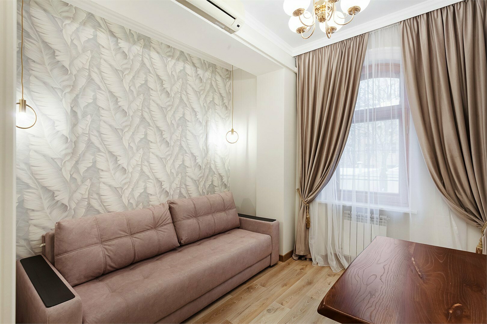 Люкс  двухкомнатный с кроватью и диваном №1