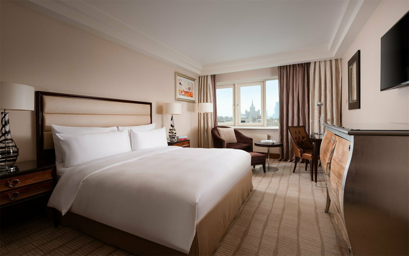 Делюкс с одной большой кроватью