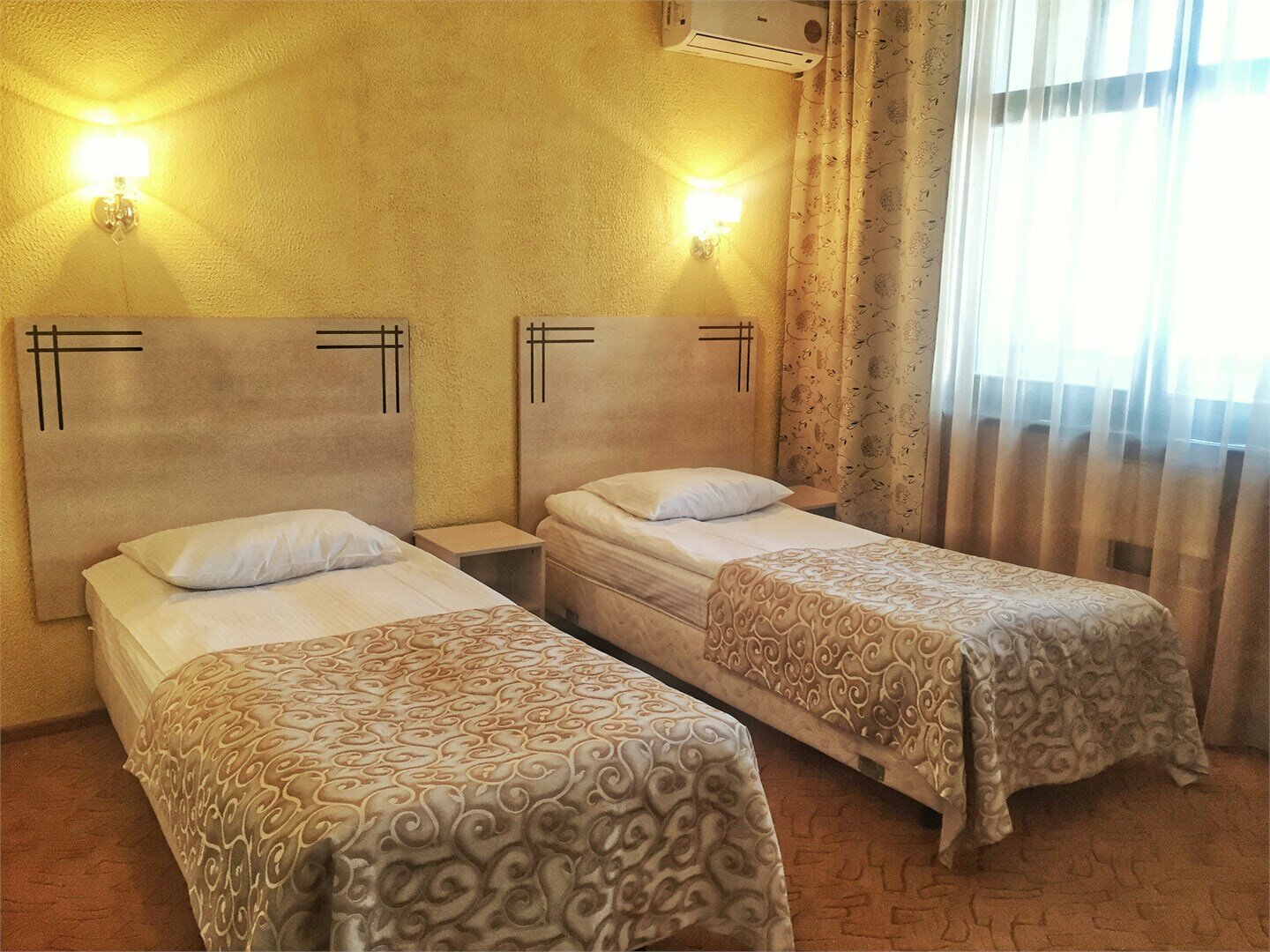 Стандарт - (TWIN) с двумя односпальными кроватями