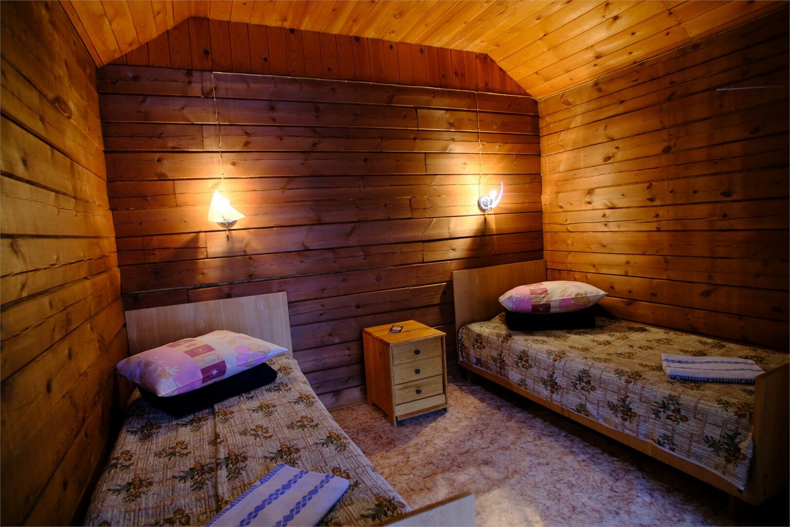 Стандарт 2 категории с двумя односпальными кроватями (1 / 1-8)