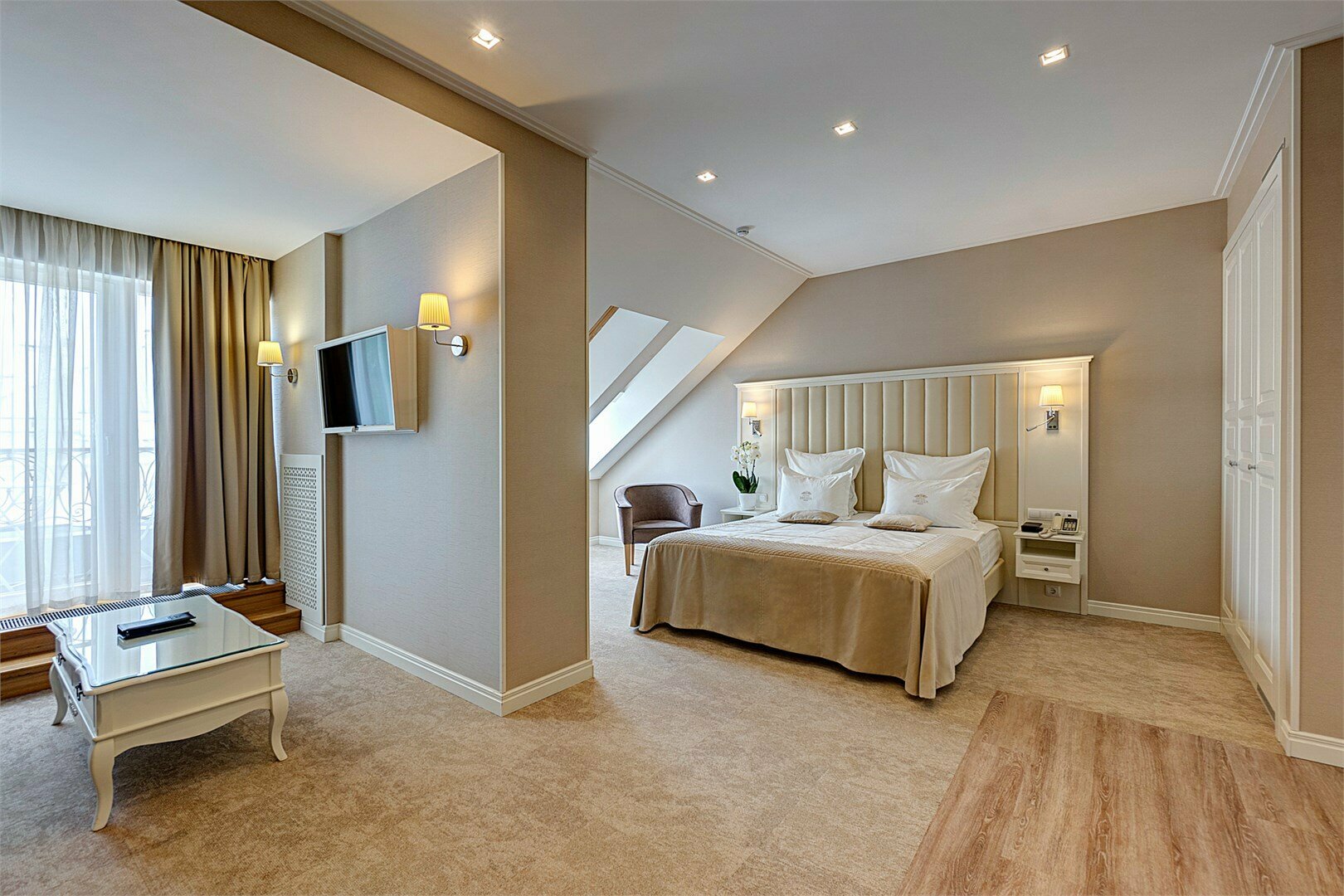 Джуниор Сюит с балконом