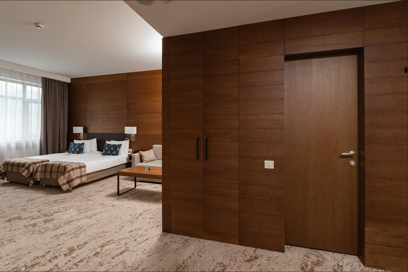 Джуниор сьют с двумя раздельными кроватями (без балкона)