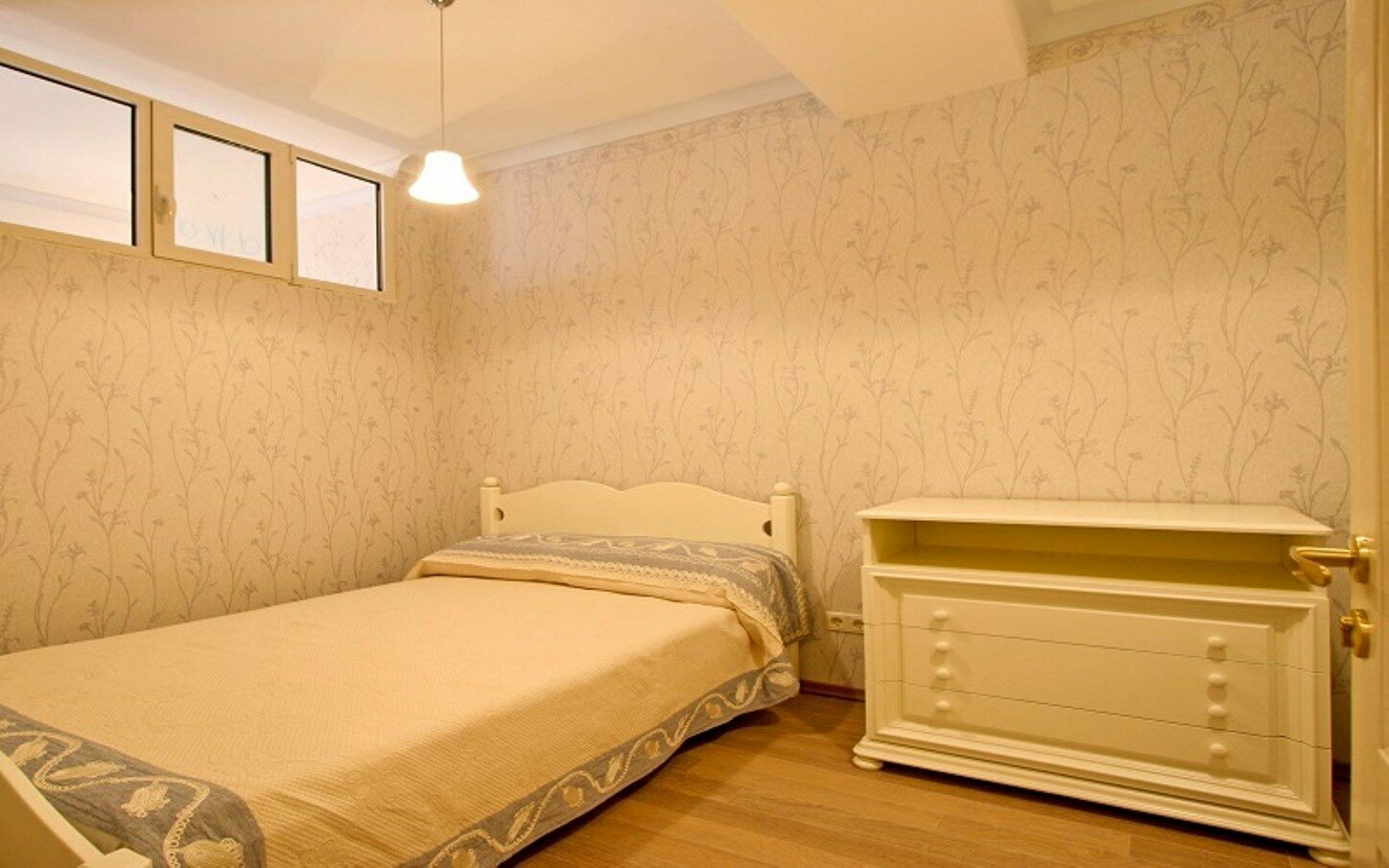 2-уровневые трехкомнатные апартаменты с видовой террасой № 704