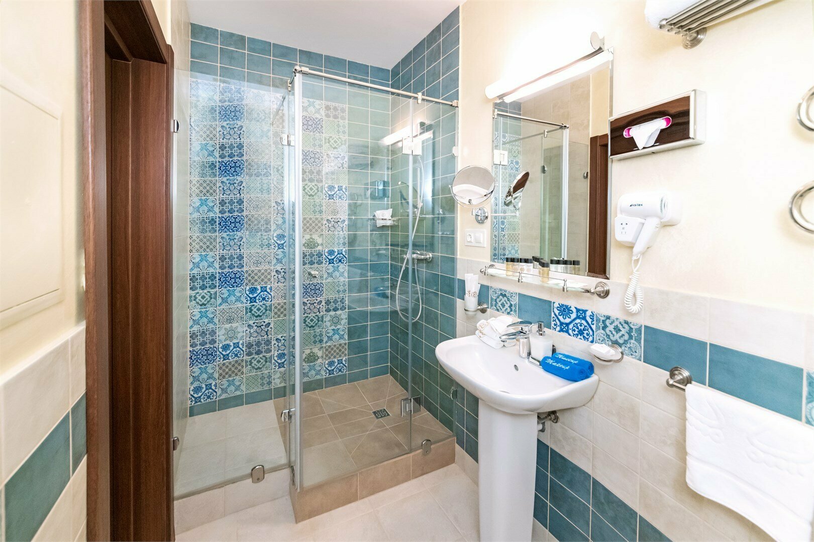 Делюкс с видом на небо Петербурга (мансардный)