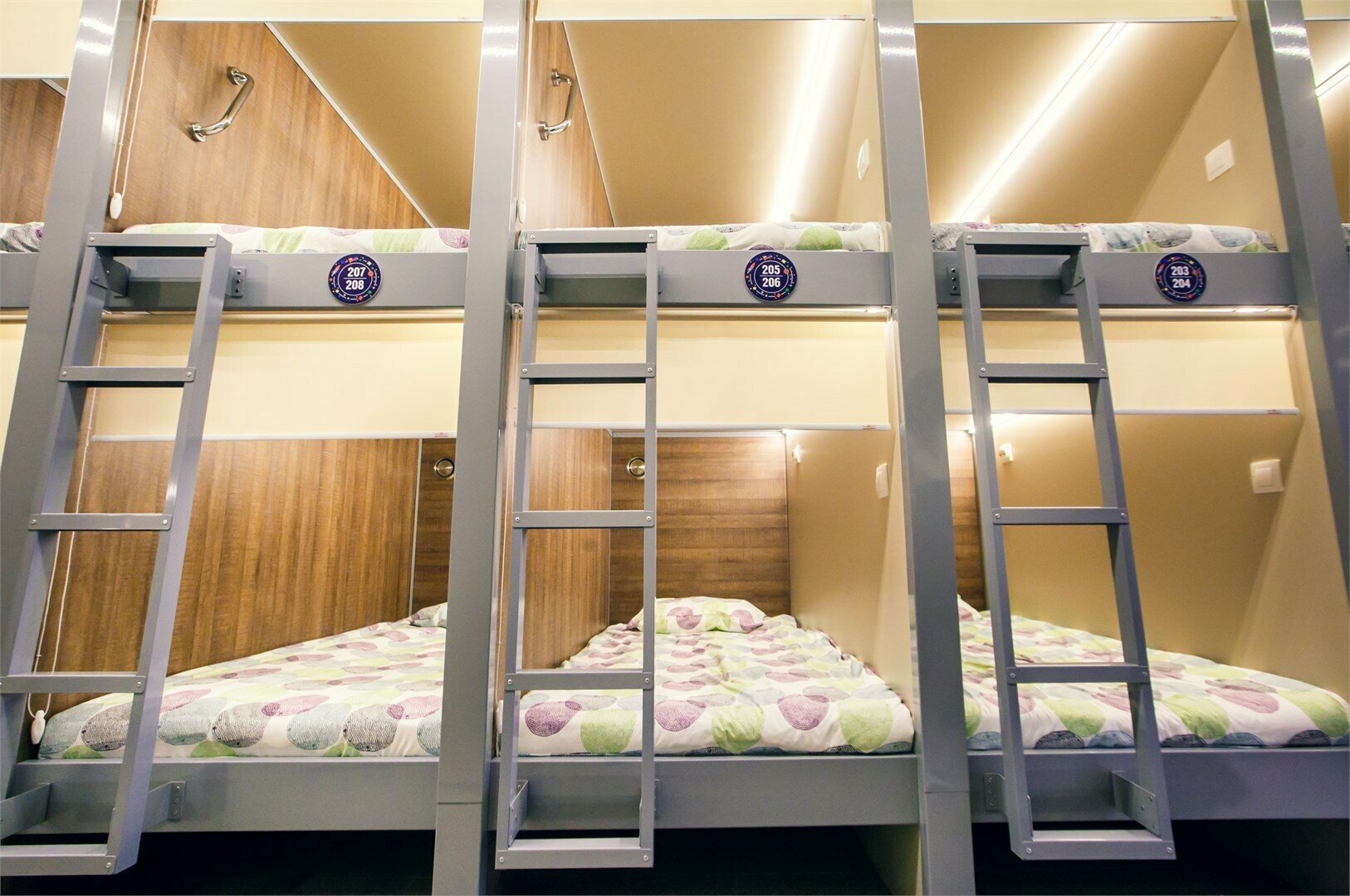 Одноместная капсула в общем номере