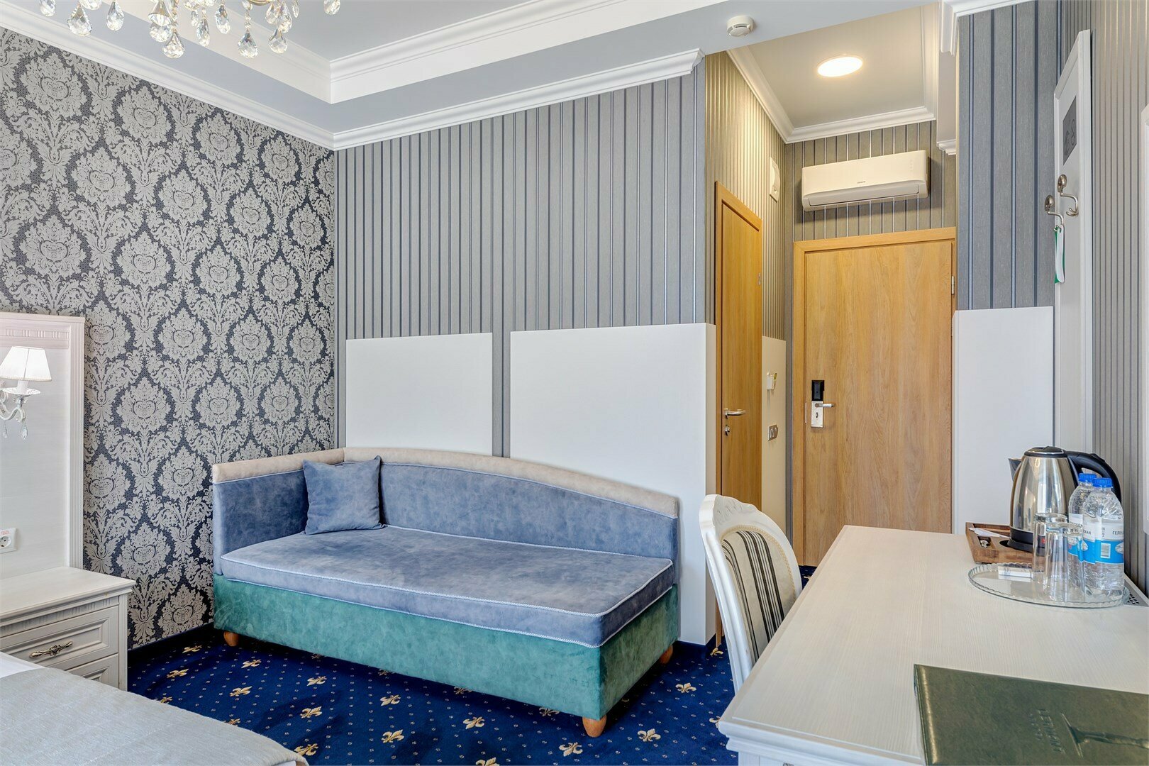 Улучшенный Стандарт первой категории с балконом