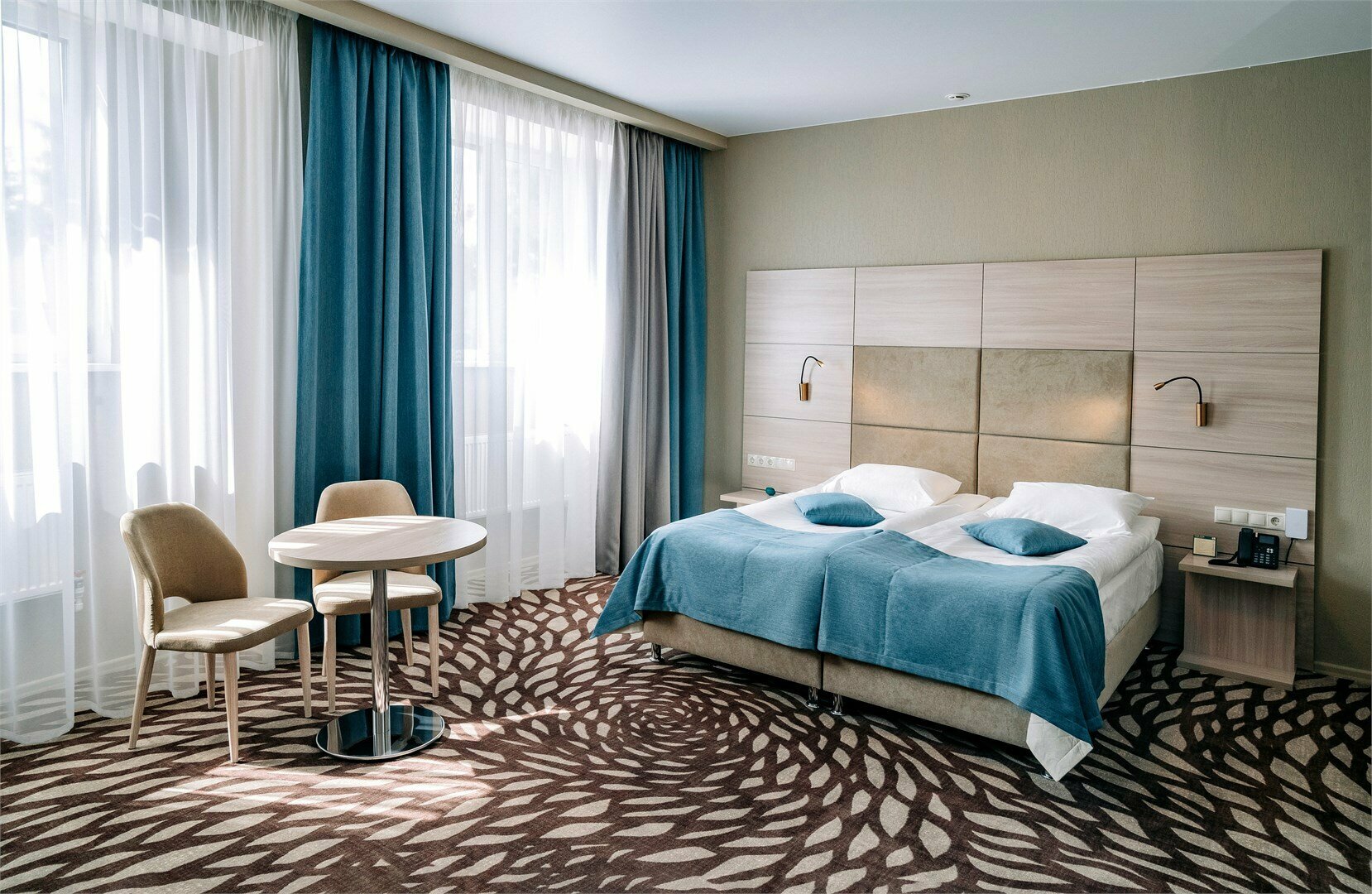 Джуниор сьют твин