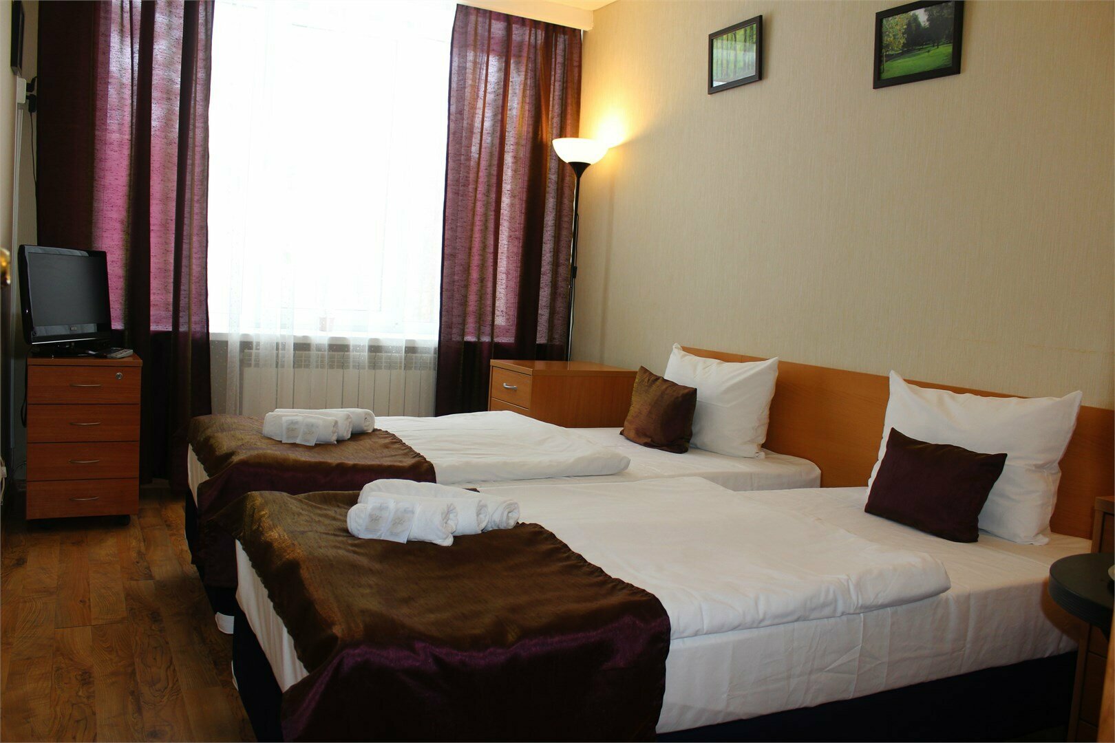 Номер категории "Эконом" блочного типа  (общий санузел с душевой кабиной на 2 номера)