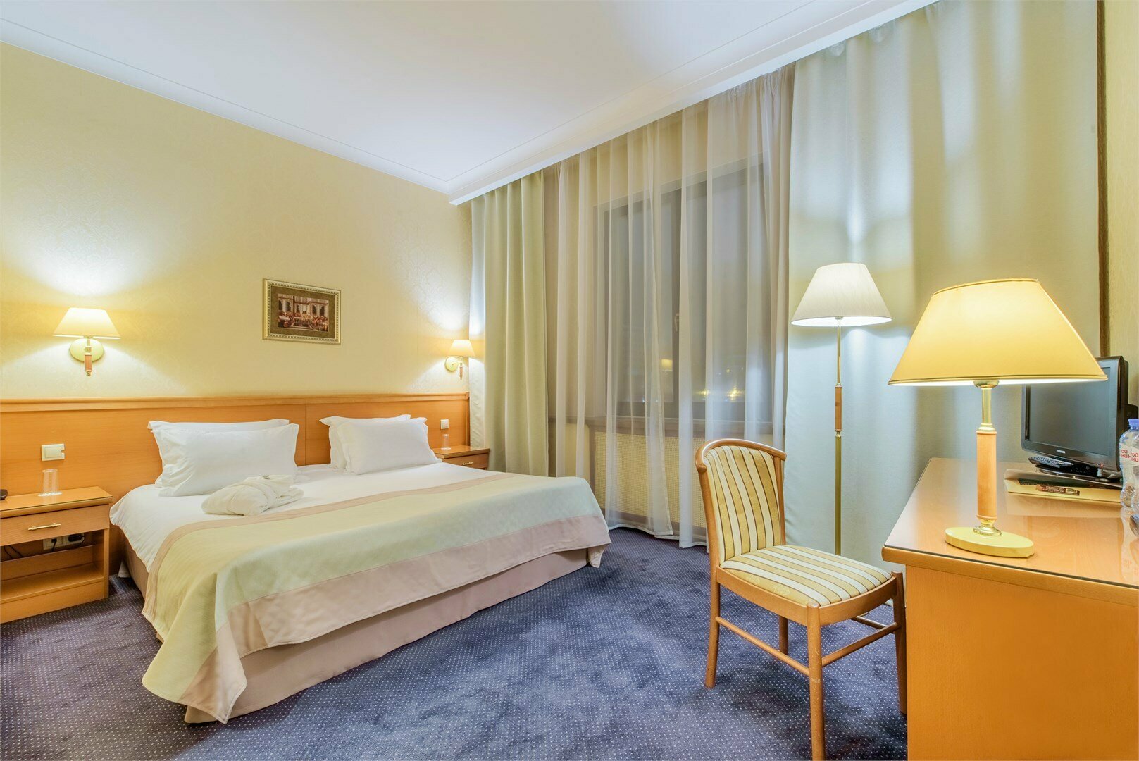 Стандарт с большой кроватью