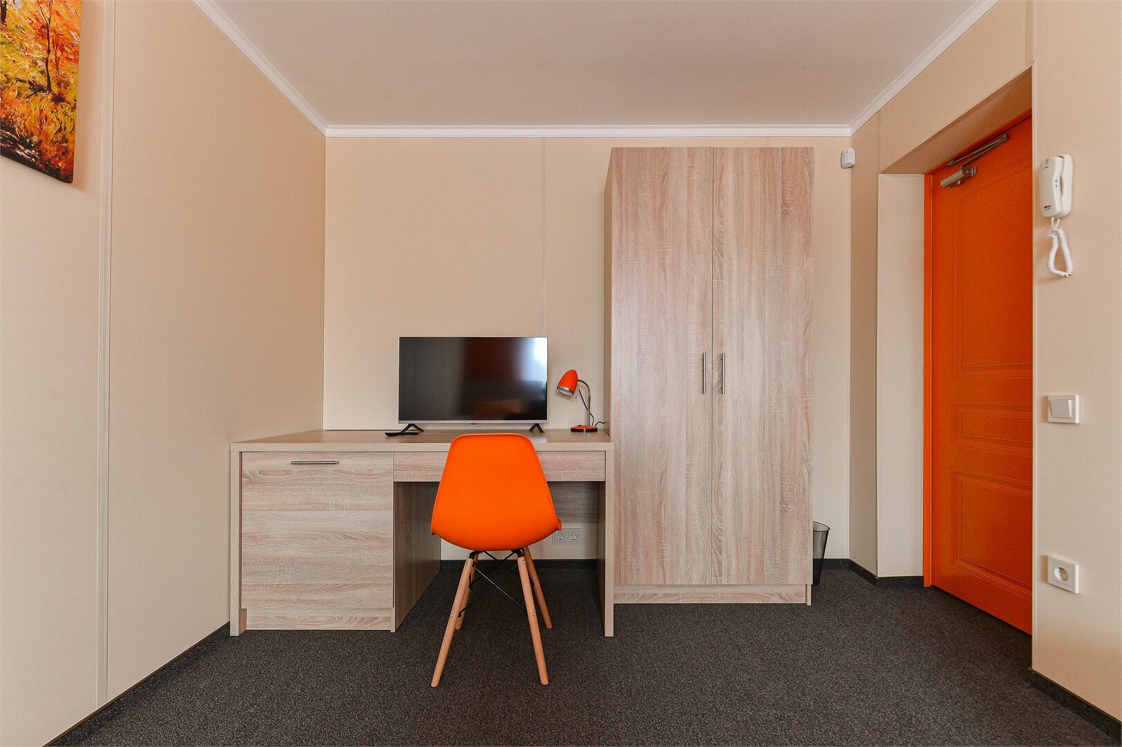 Стандартный двухместный номер с двумя раздельными кроватями и санузлом на два номера