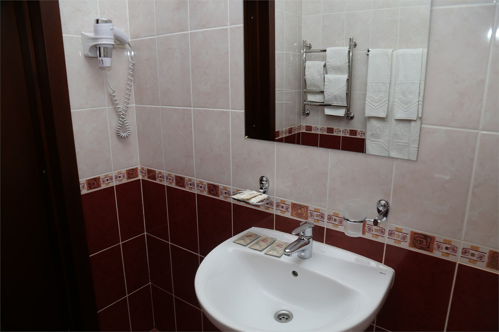 Корпус №5 Трехместный стандарт с балконом (три односпальные кровати)