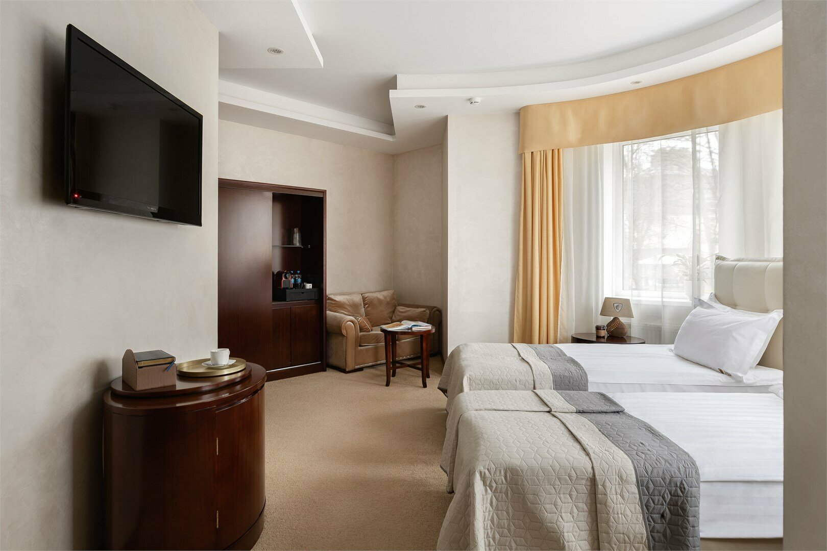 Улучшенный номер "Семицветик" с двумя раздельными кроватями