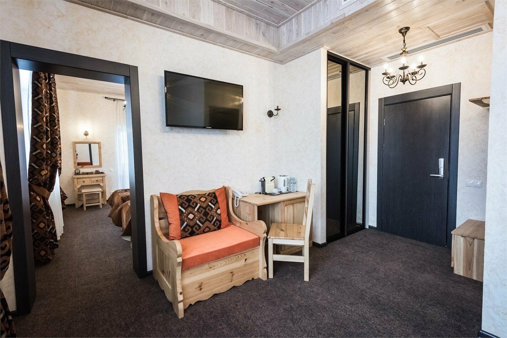 Номер "Улучшенное Семейное Купе"