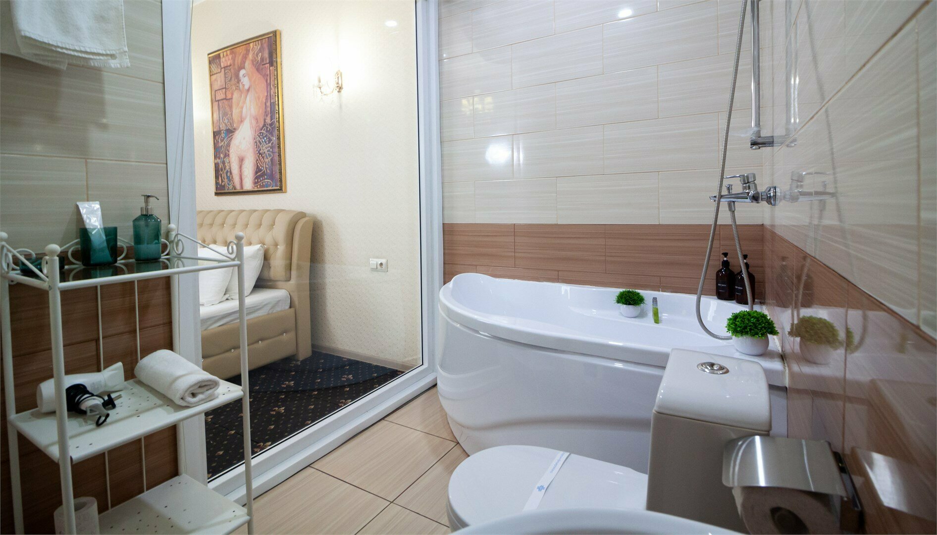 Улучшенный номер с кроватью размера «queen-size»