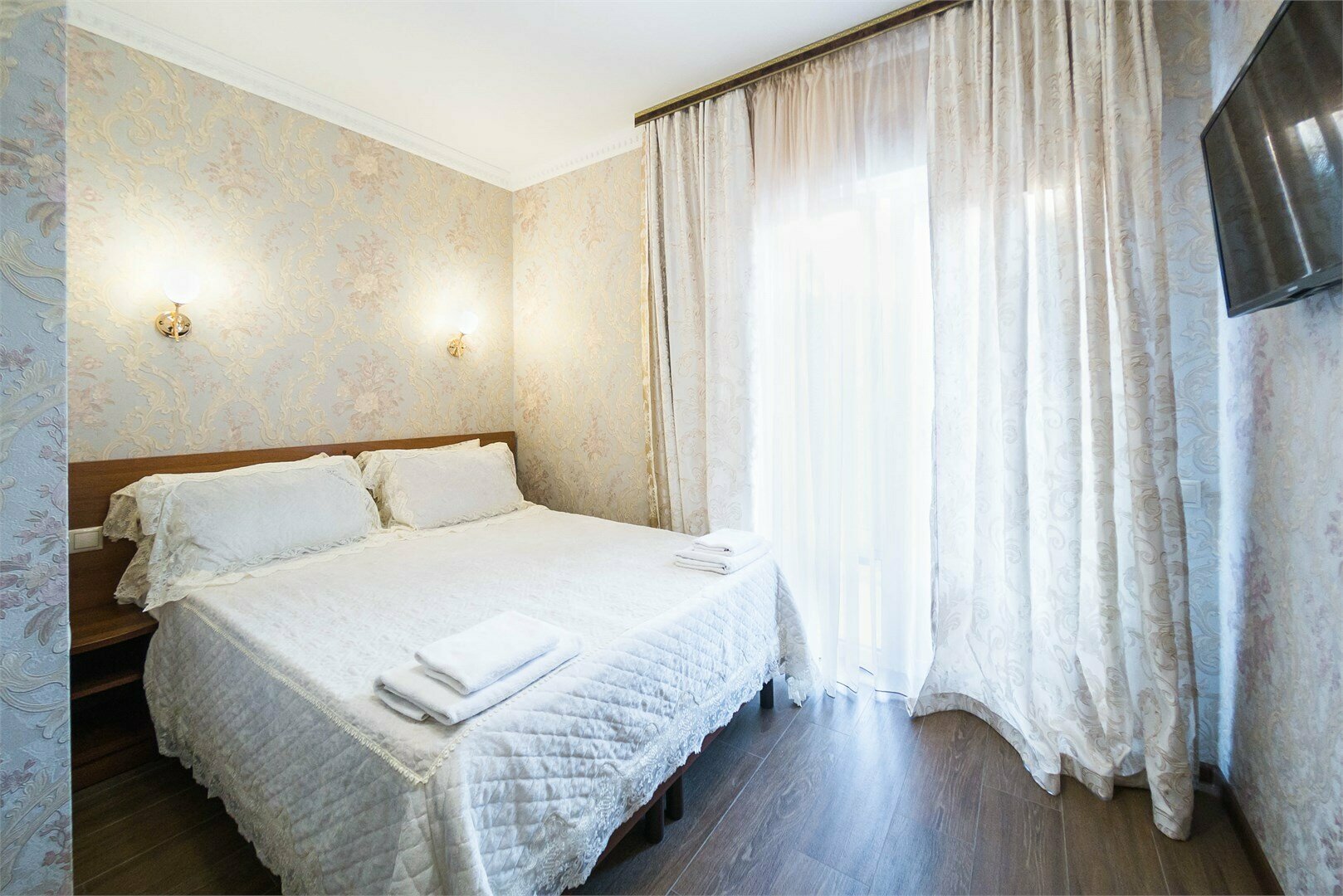 Двухместный номер с креслом кровать