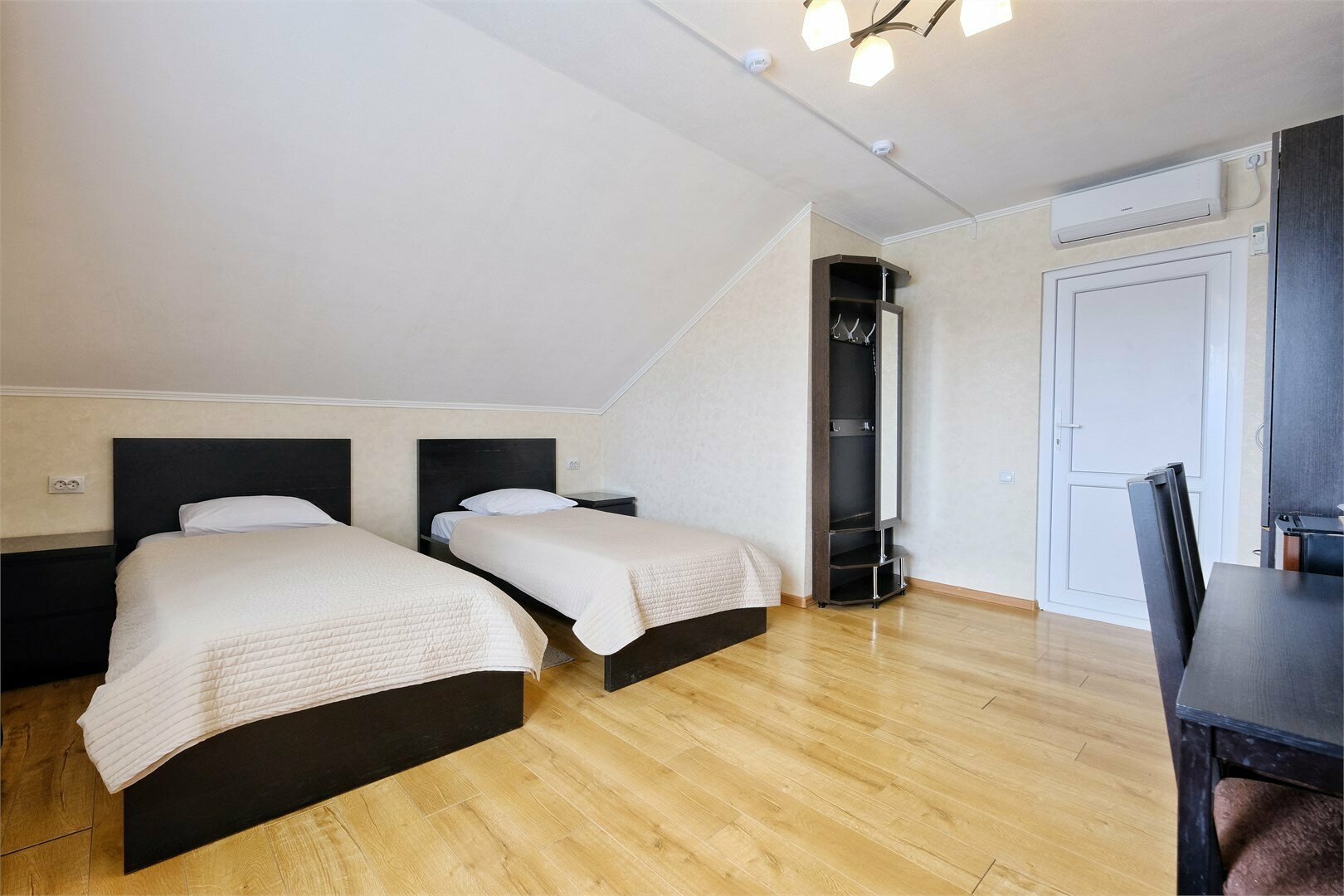 2-х. местный  "Стандарт" с видом на 4 термальных бассейна