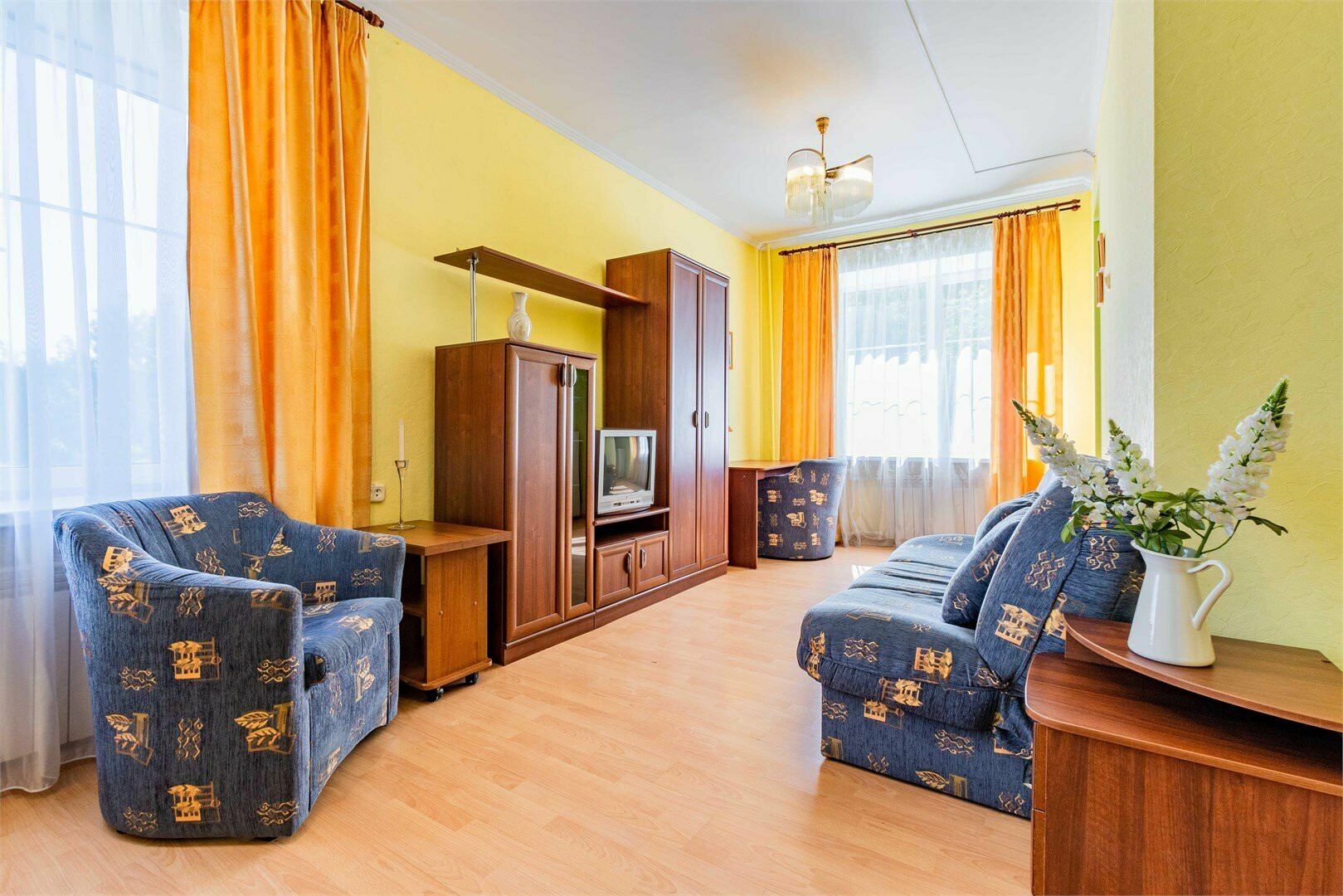 Трехместный номер СТАНДАРТ с тремя односпальными кроватями и собственными удобствами