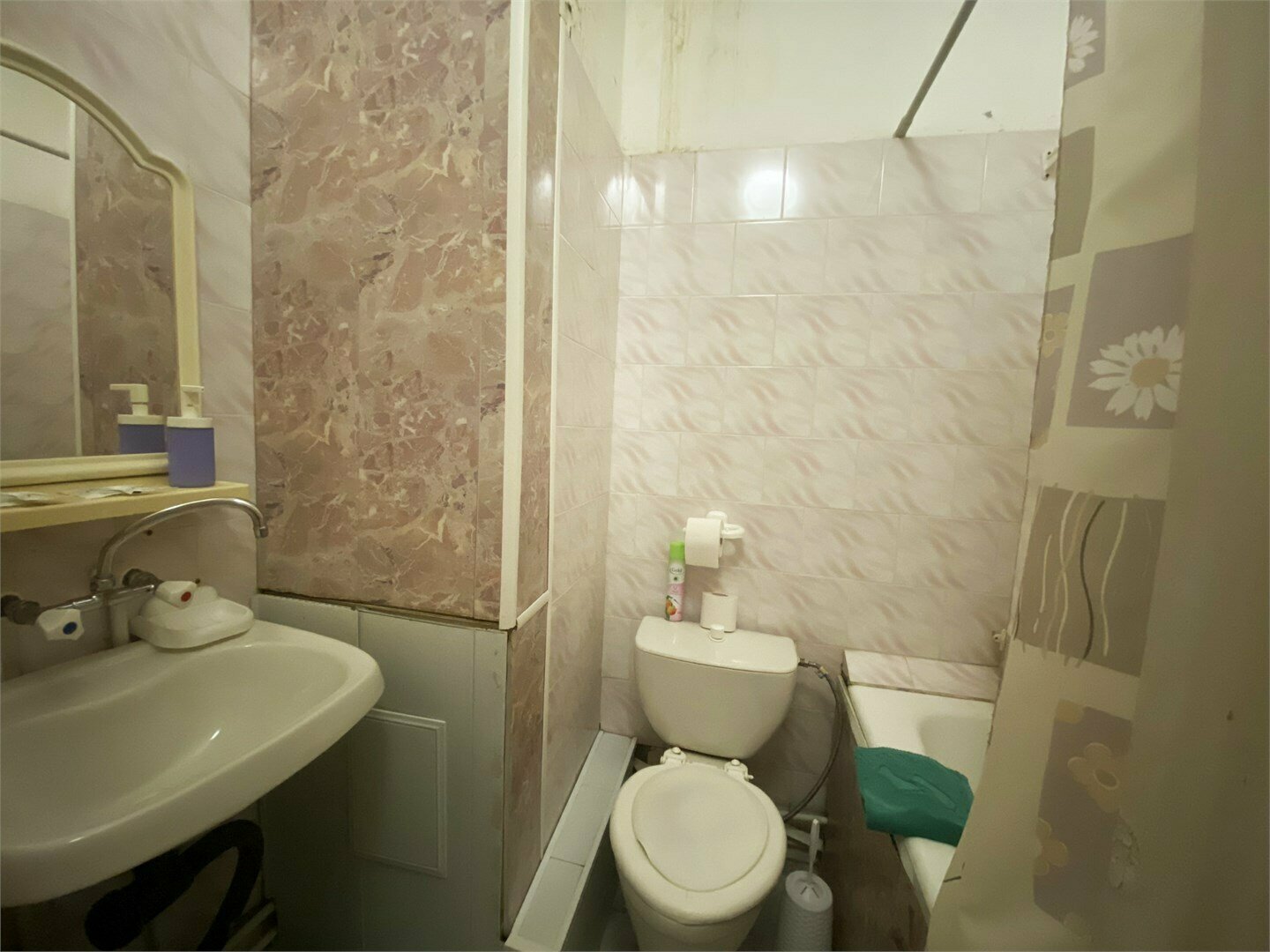 Четырехместный номер РЕТРО с собственными удобствами