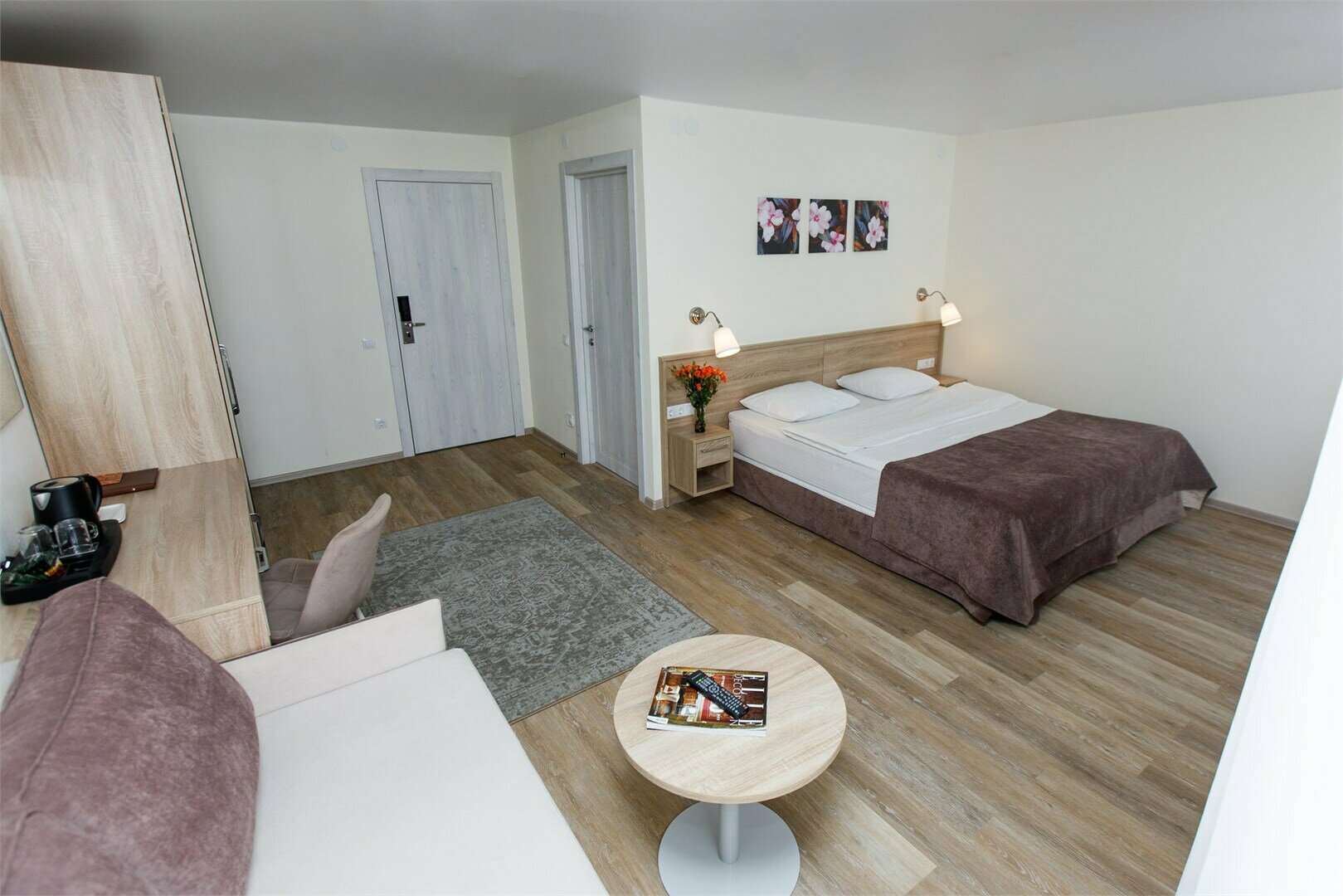 Семейный номер с видом в сторону залива