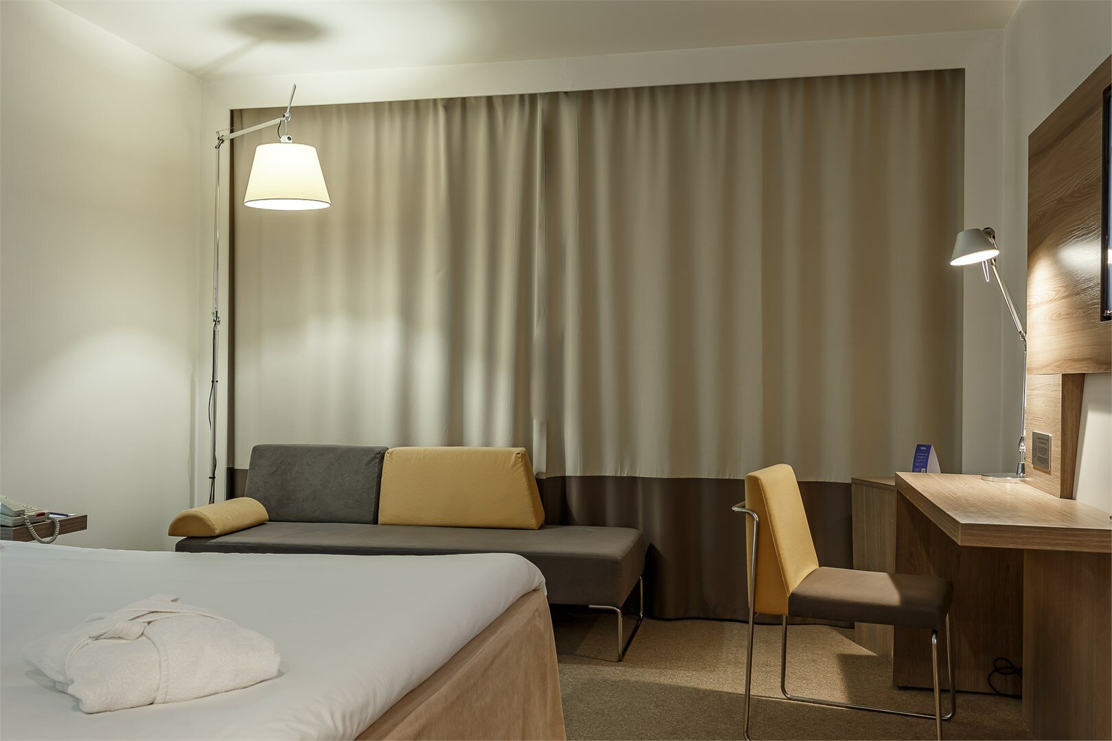 Улучшенный номер с кроватью размера «king-size»