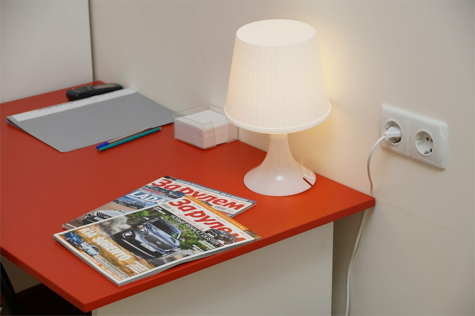 Двухместный номер с 2 отдельными кроватями и общей ванной комнатой