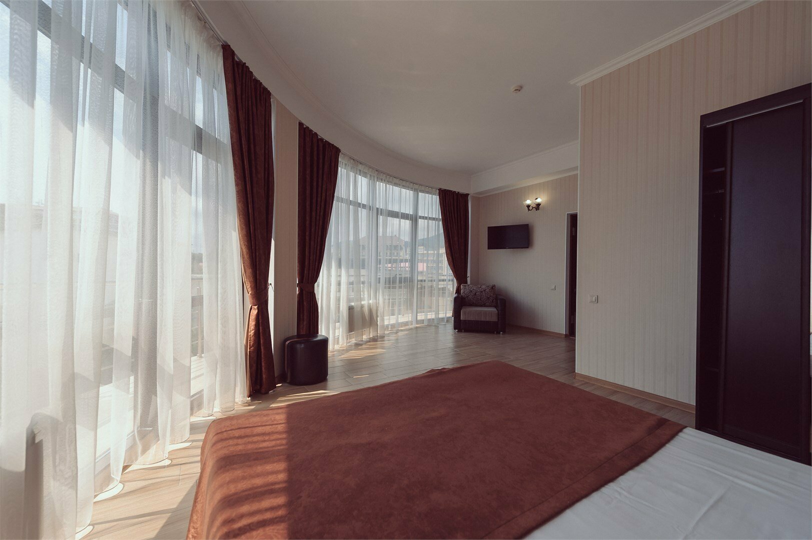 Люкс семейный двухкомнатный