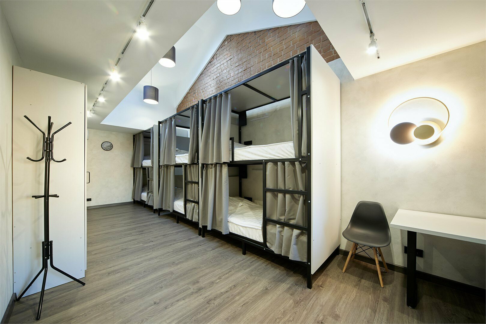 Общий 8-местный номер для мужчин