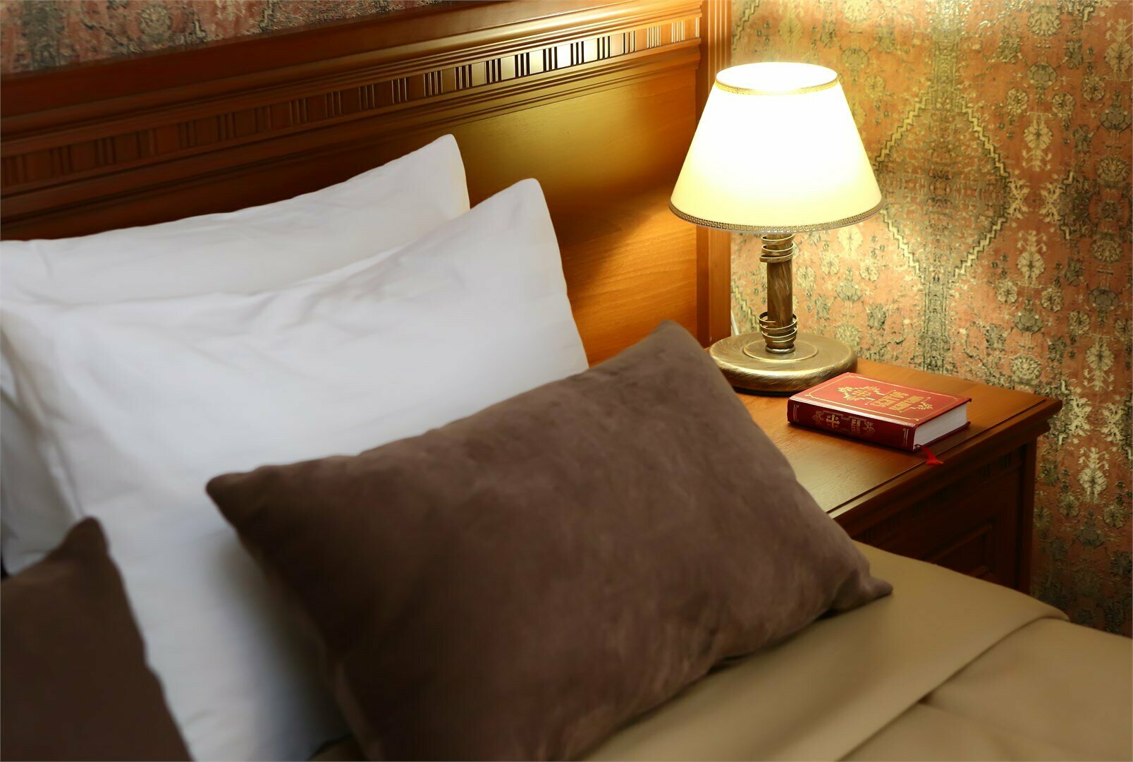 1 категория (стандарт с видом на монастырь и диваном)