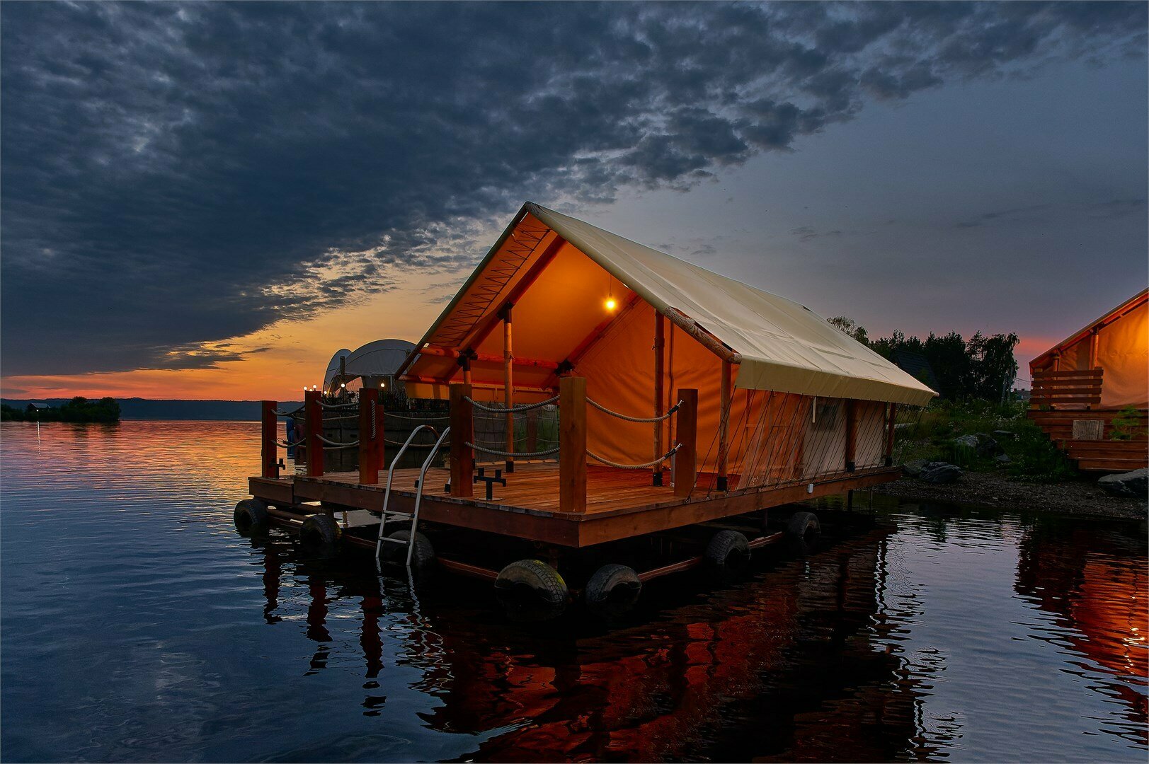 Сафари-тент - Dream Hous на воде (16 м.кв)