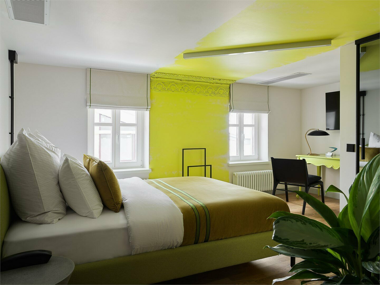 Фисташковый