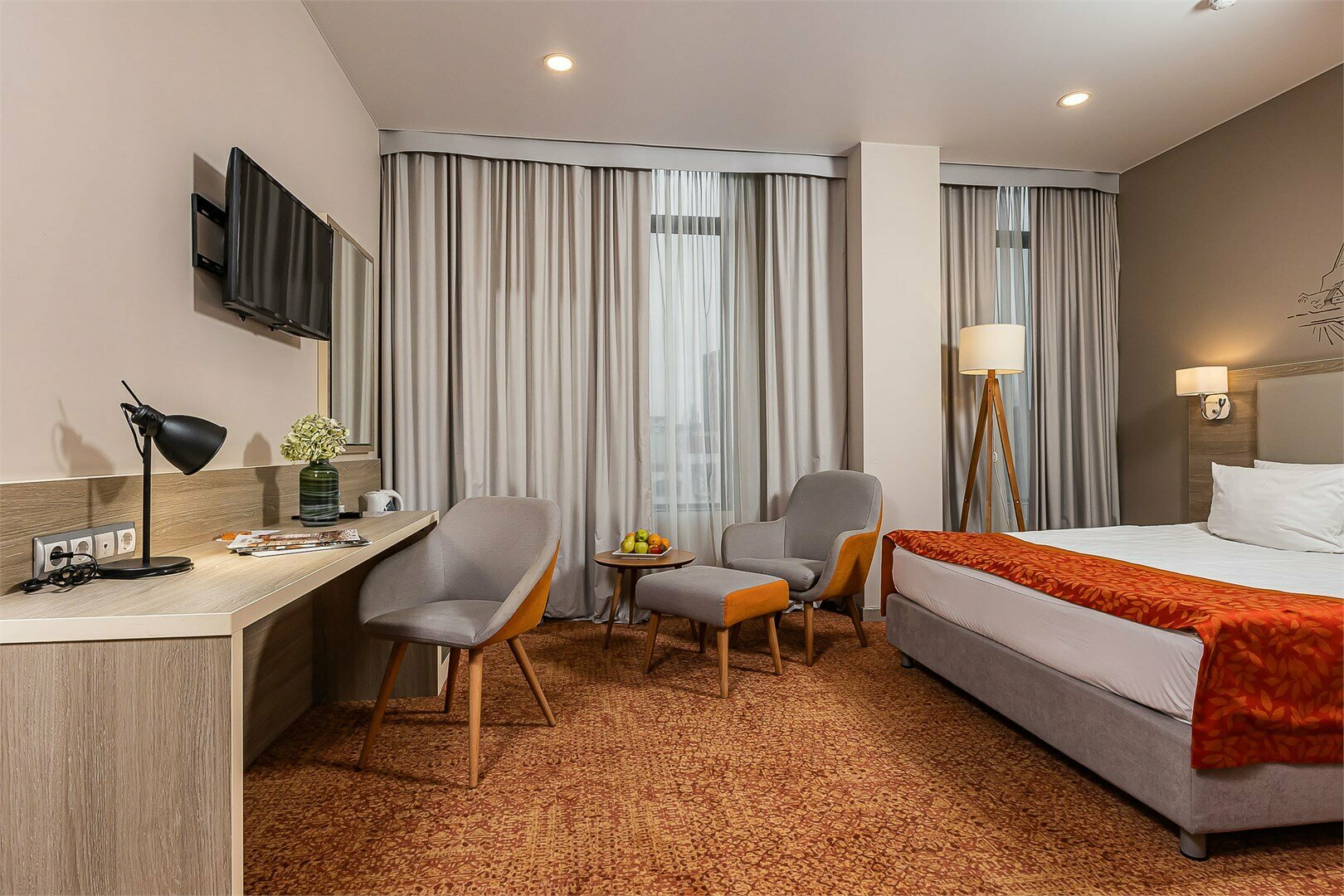 Стандартный номер с видом на реку и 1 большой кроватью