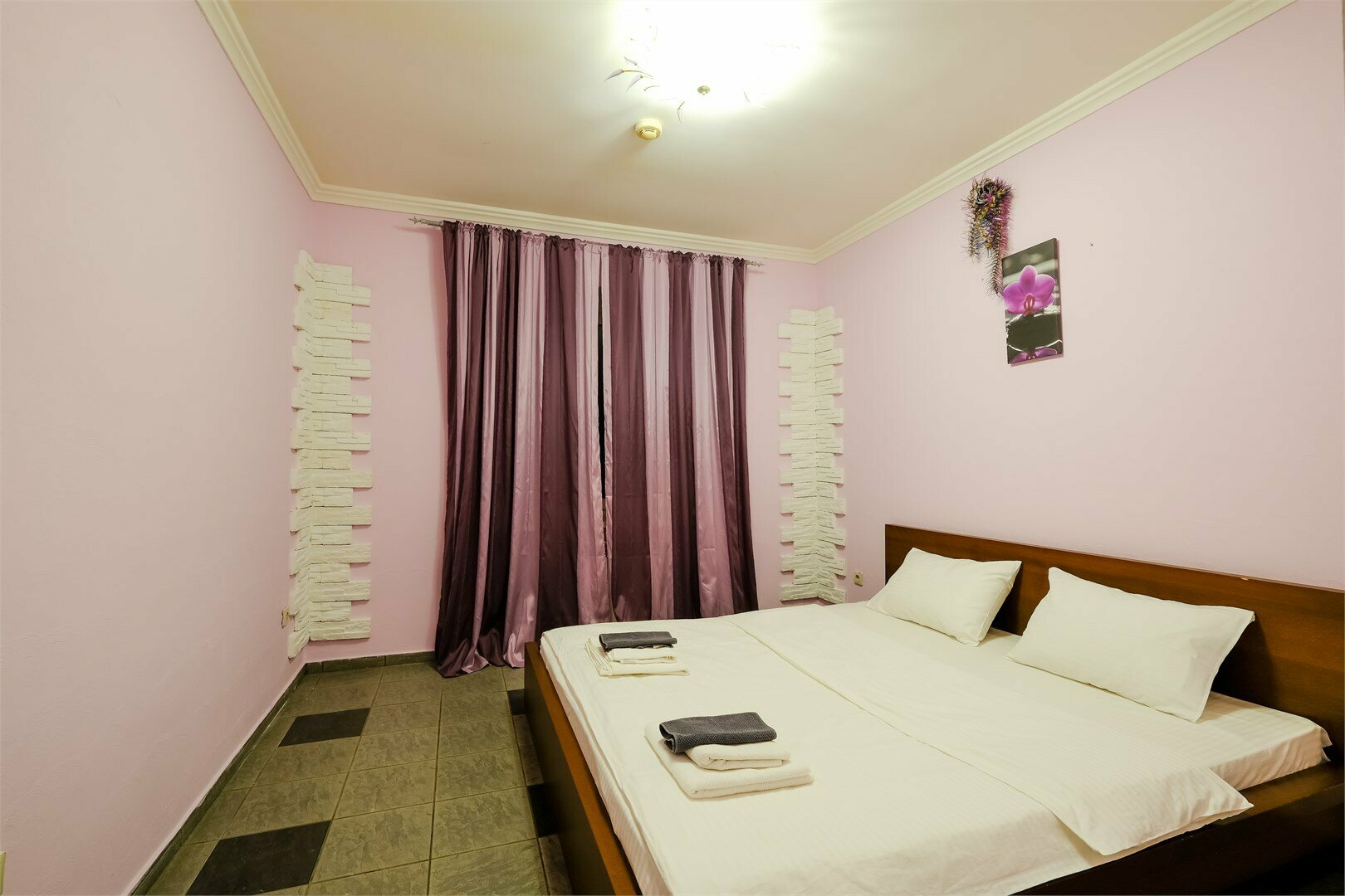 Четырехместный номер "Стандарт" с 2 кроватями размера «queen-size»