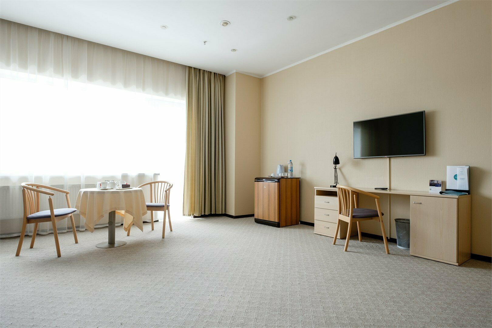 Джуниор Сюит