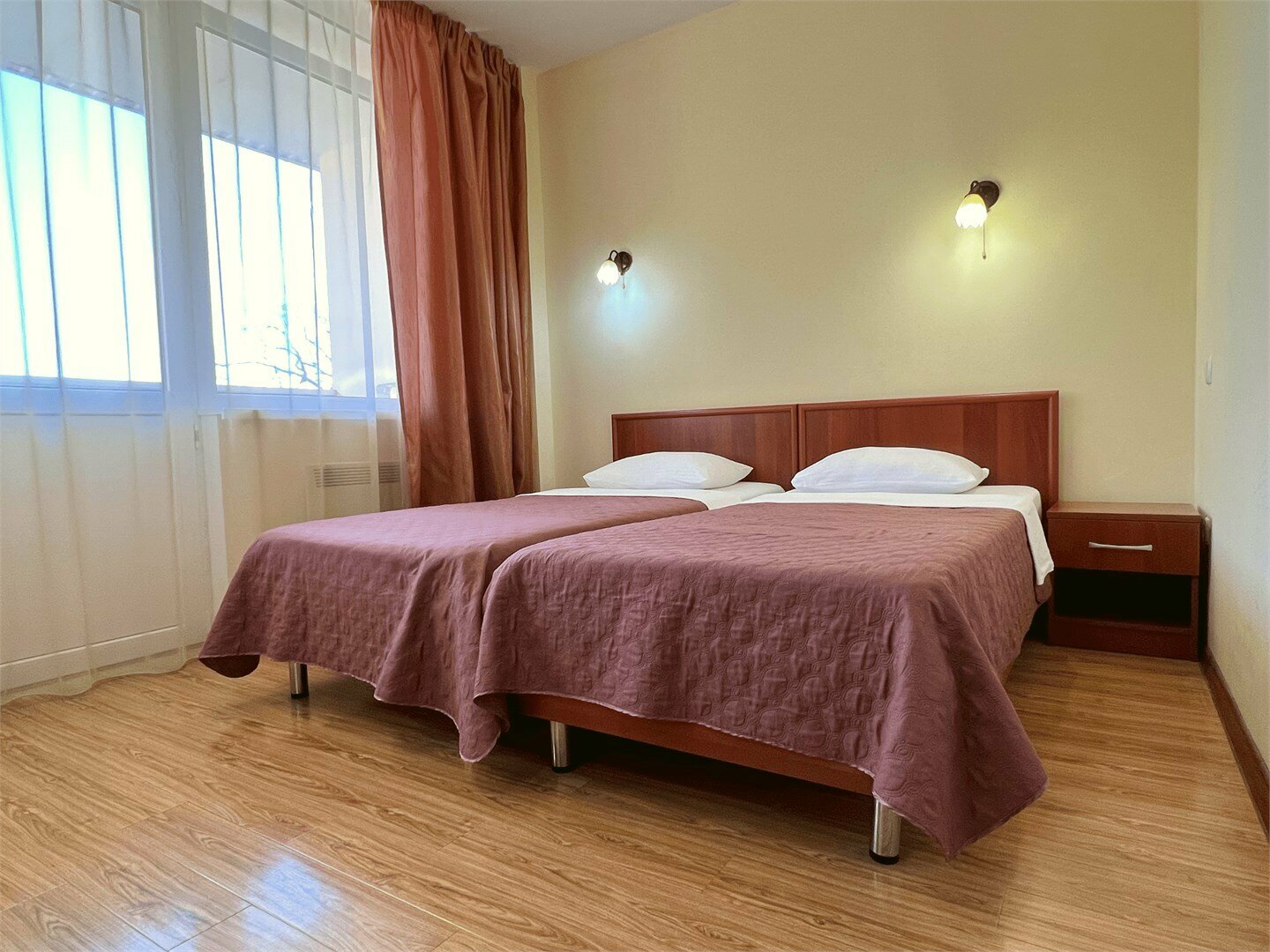 Улучшенный двухместный номер с 2 отдельными кроватями