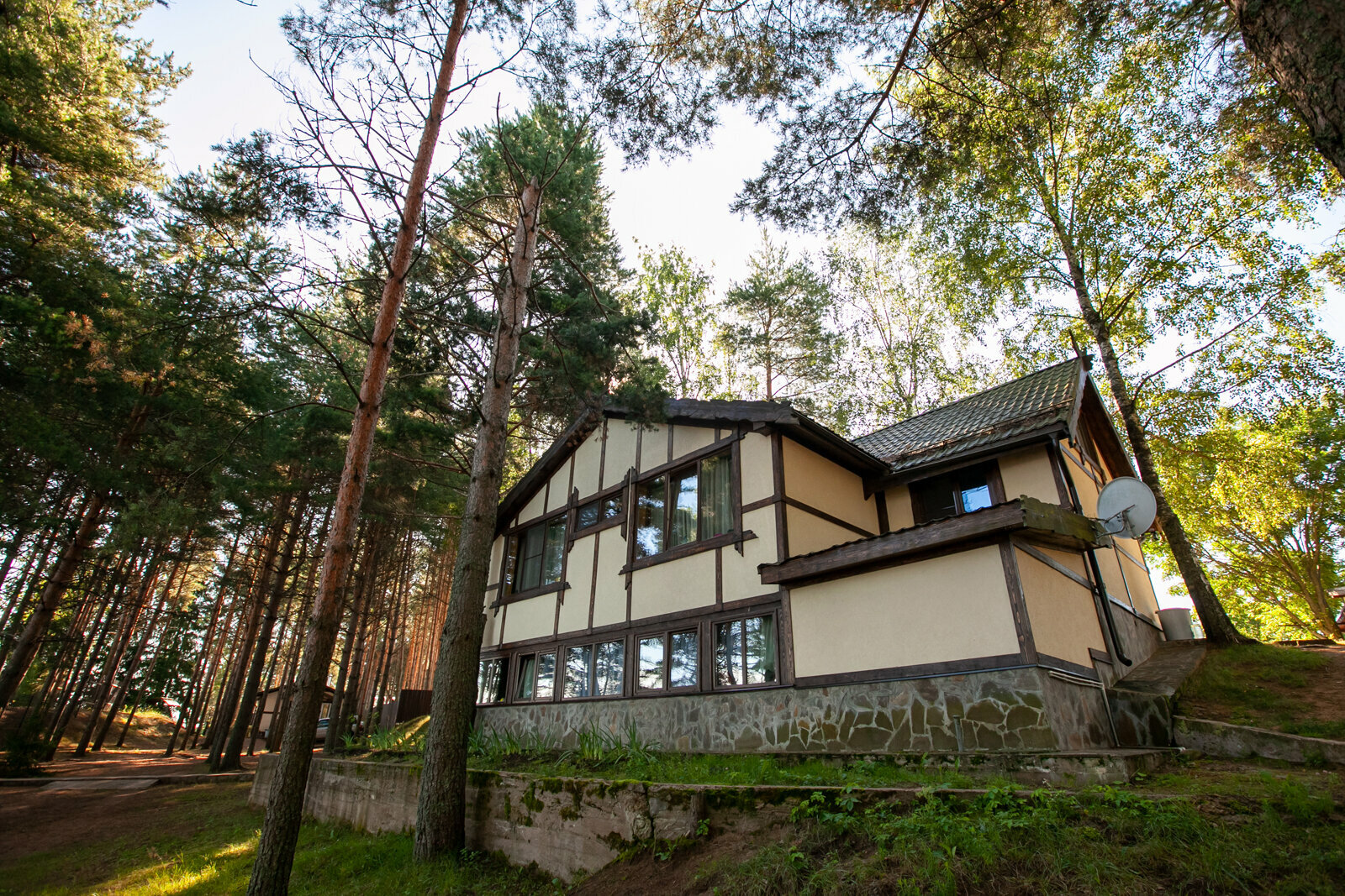 Дом с видом на озеро