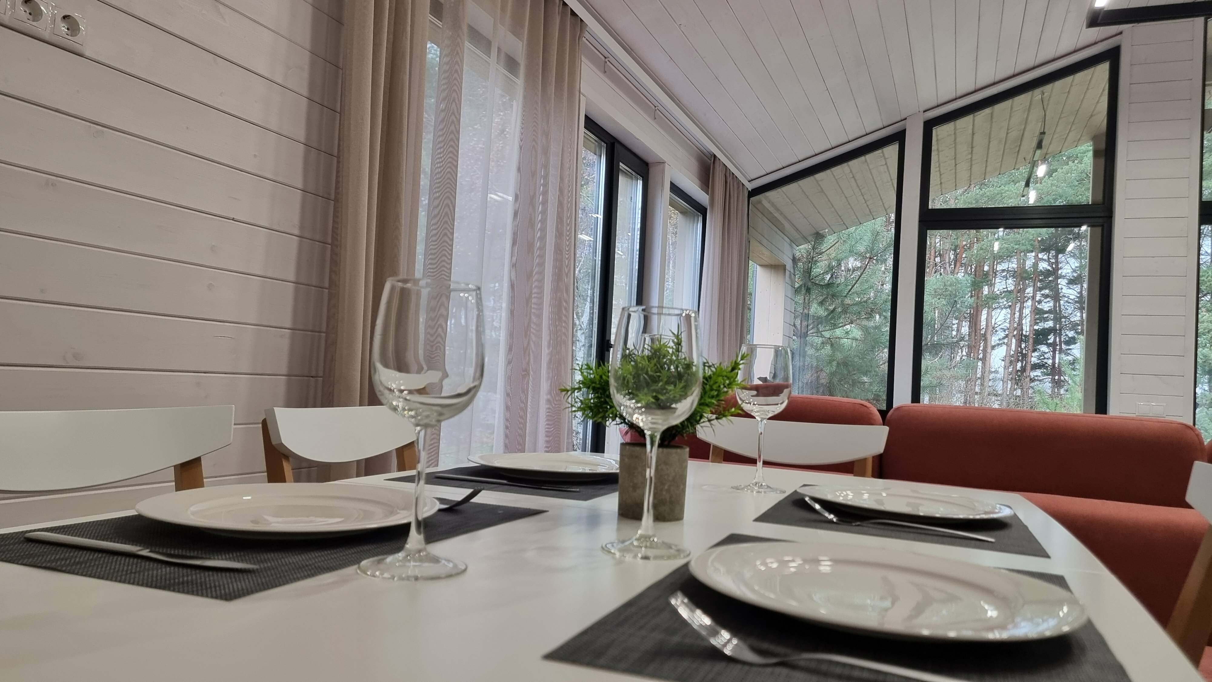 Дом с видом на озеро