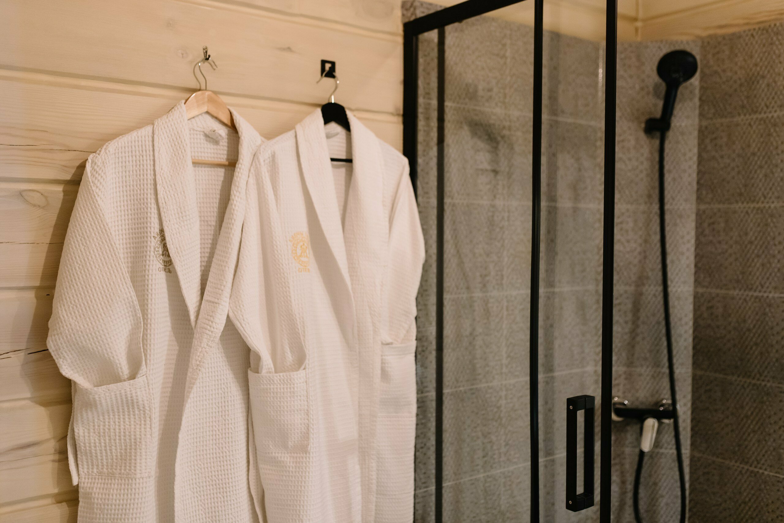 Трехместный номер «Комфорт» с душем