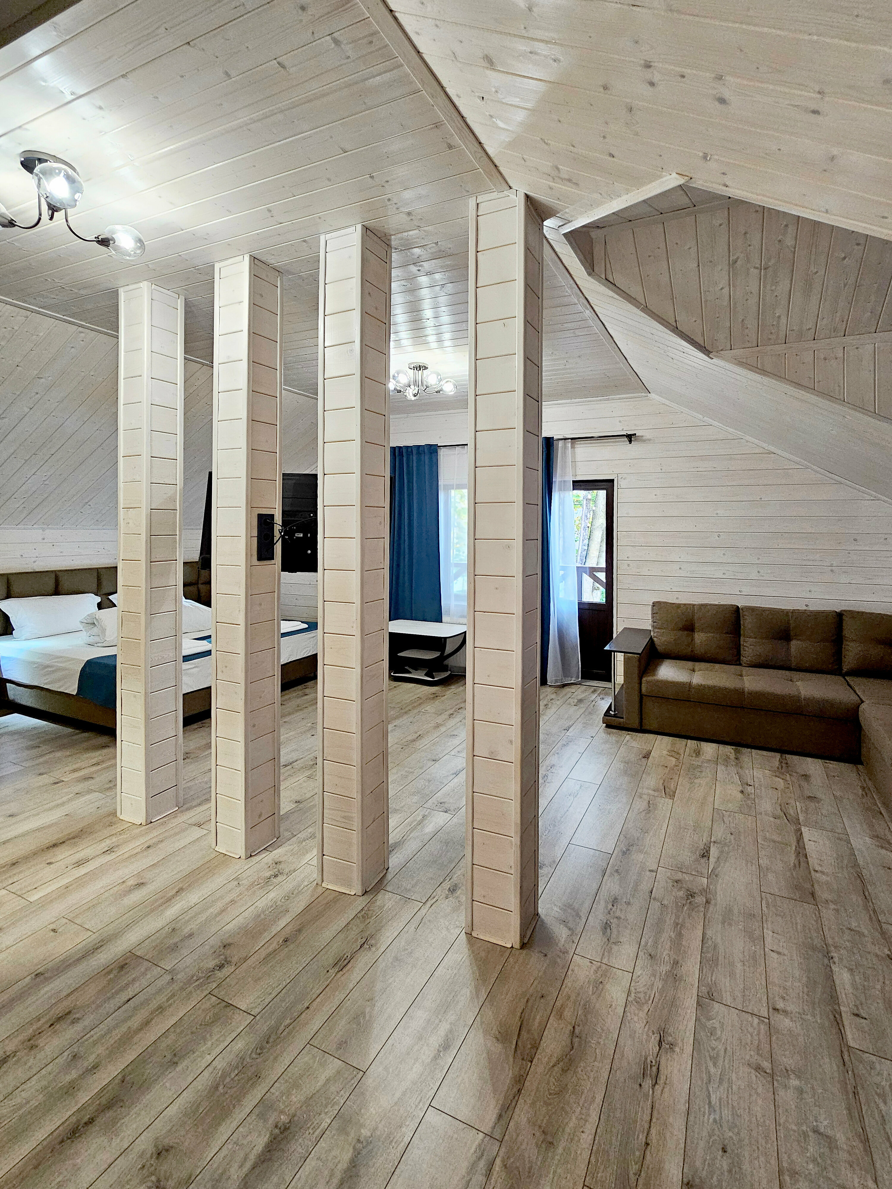 Люкс с балконом