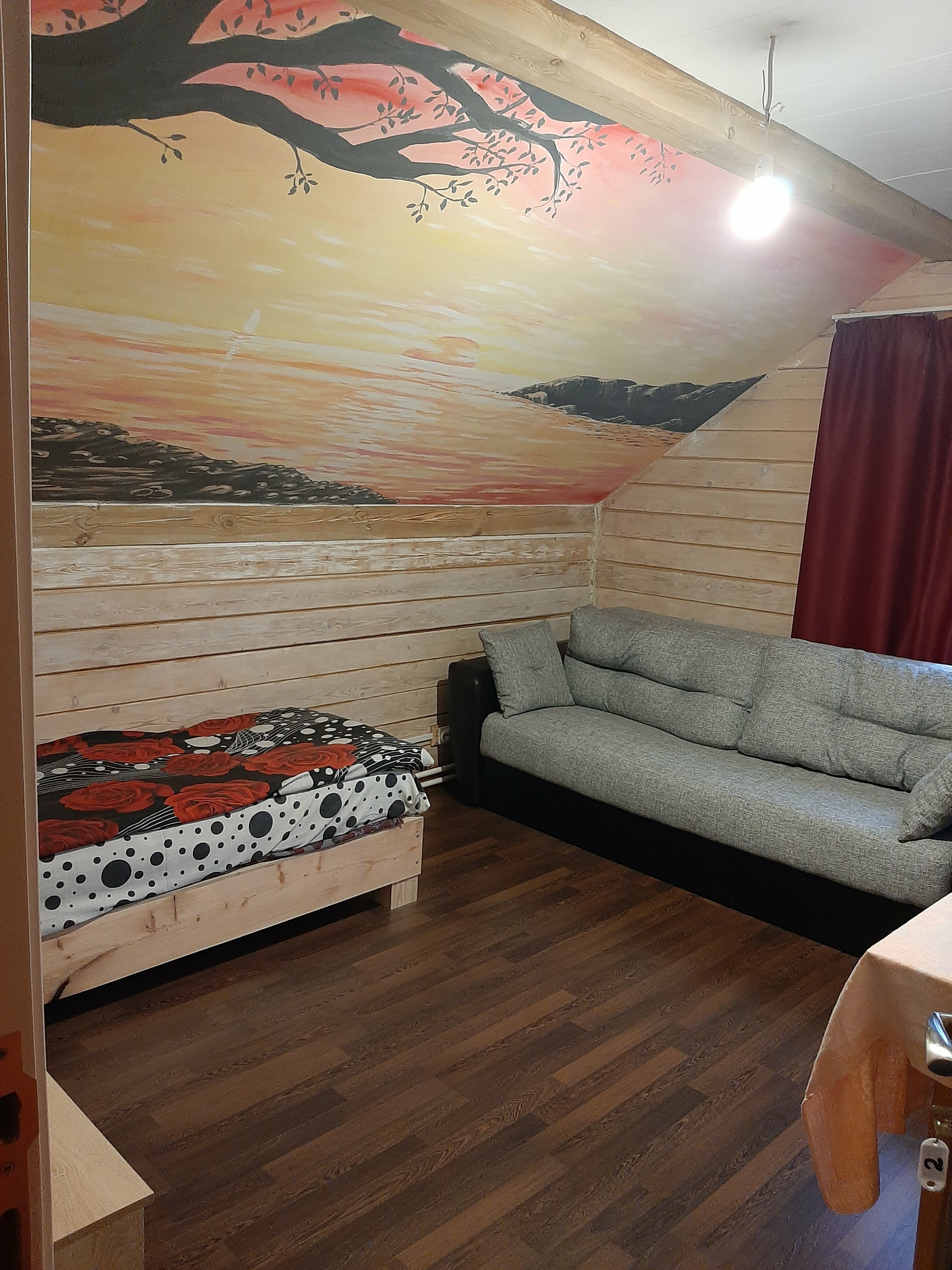 Трехместный номер с общей ванной комнатой