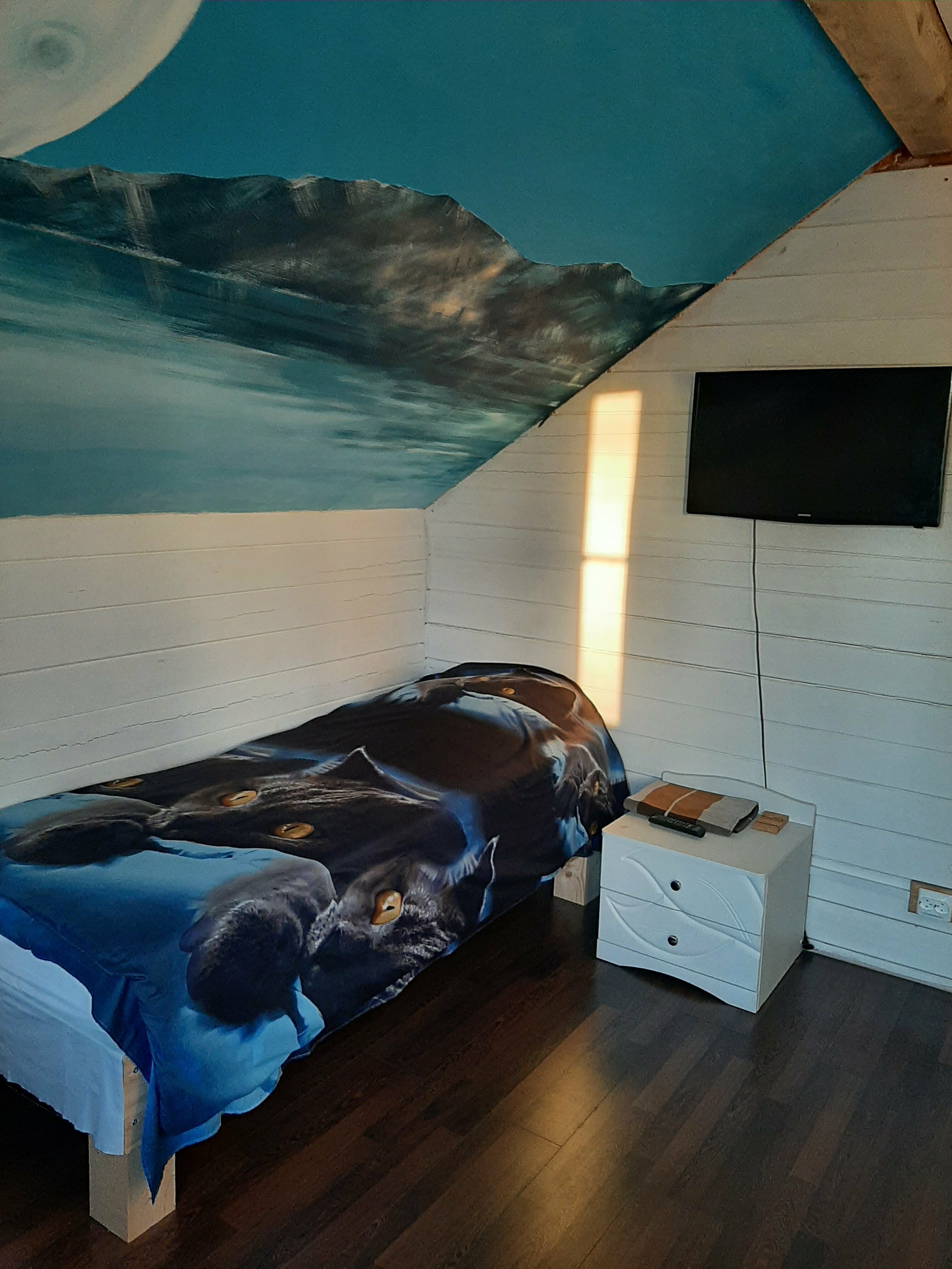 Трехместный номер с общей ванной комнатой