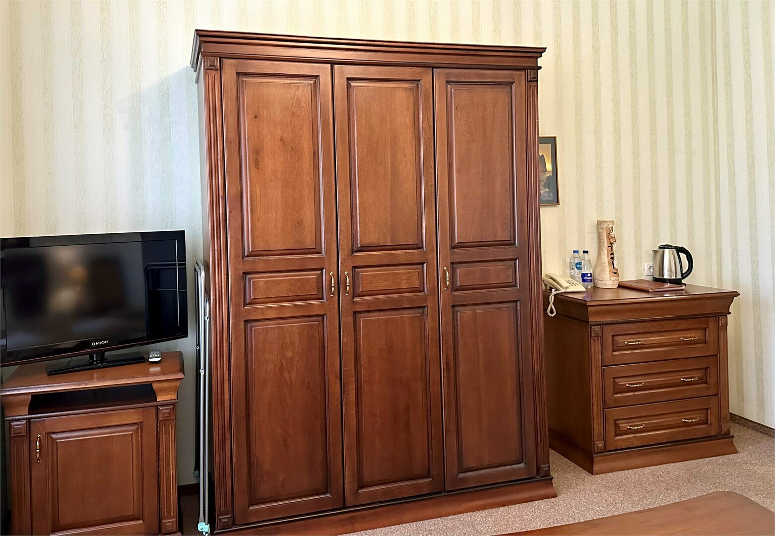 Номера Комфорт без балкона с одной совместной кроватью с видом на море