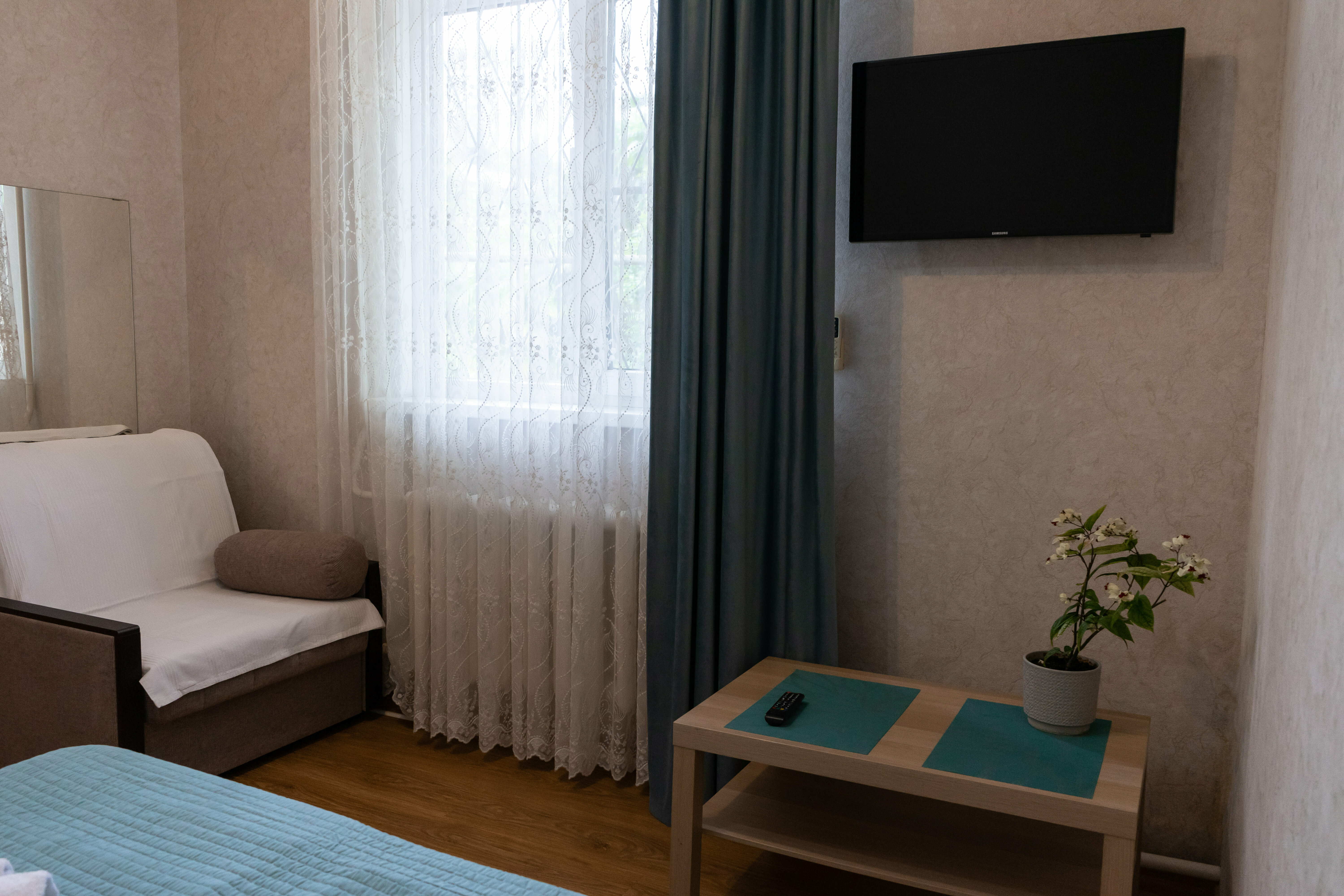 Номер 5, с маленькой кухней, санузлом внутри и отдельным входом