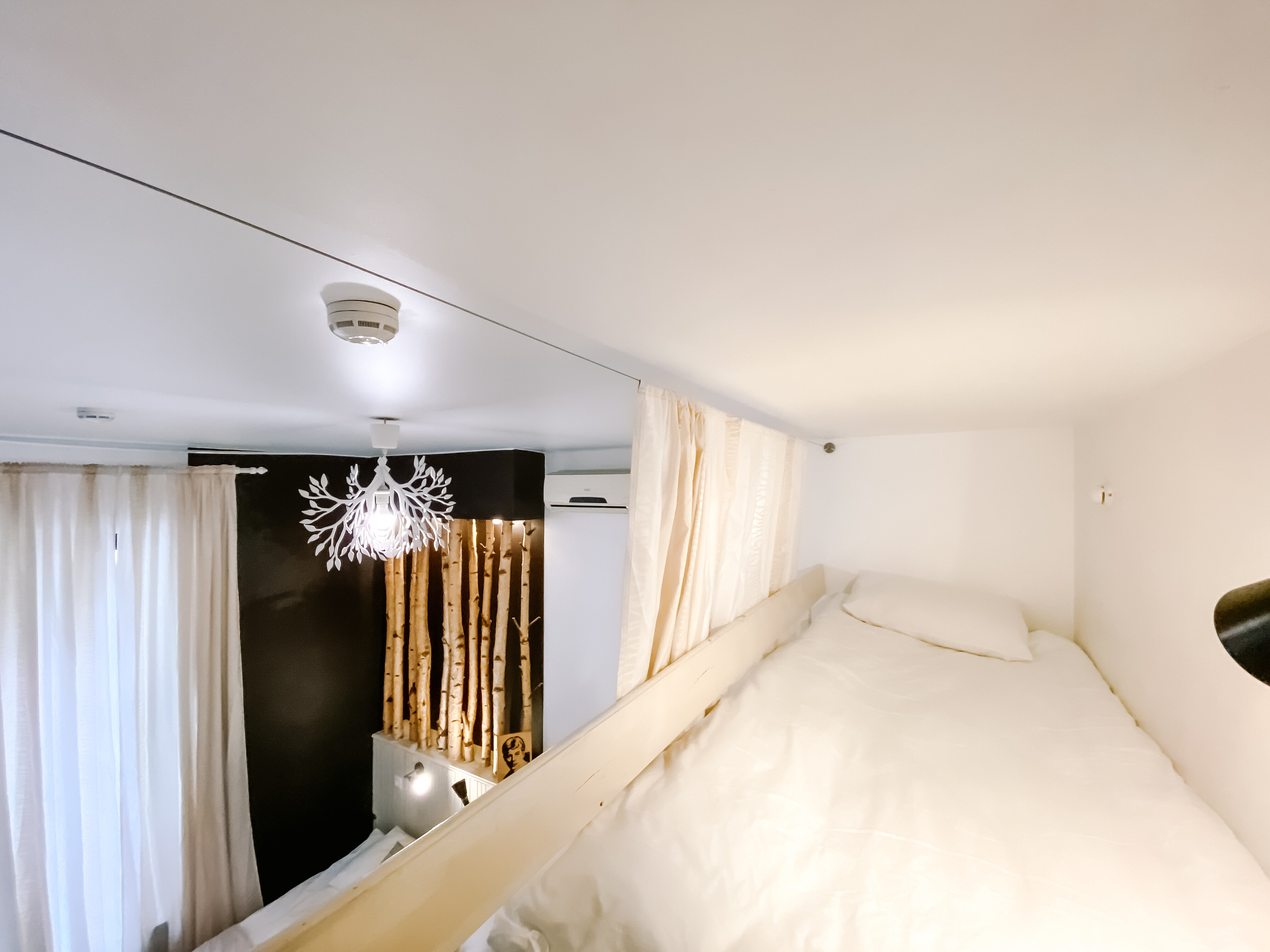 Трехместный номер с общей ванной комнатой