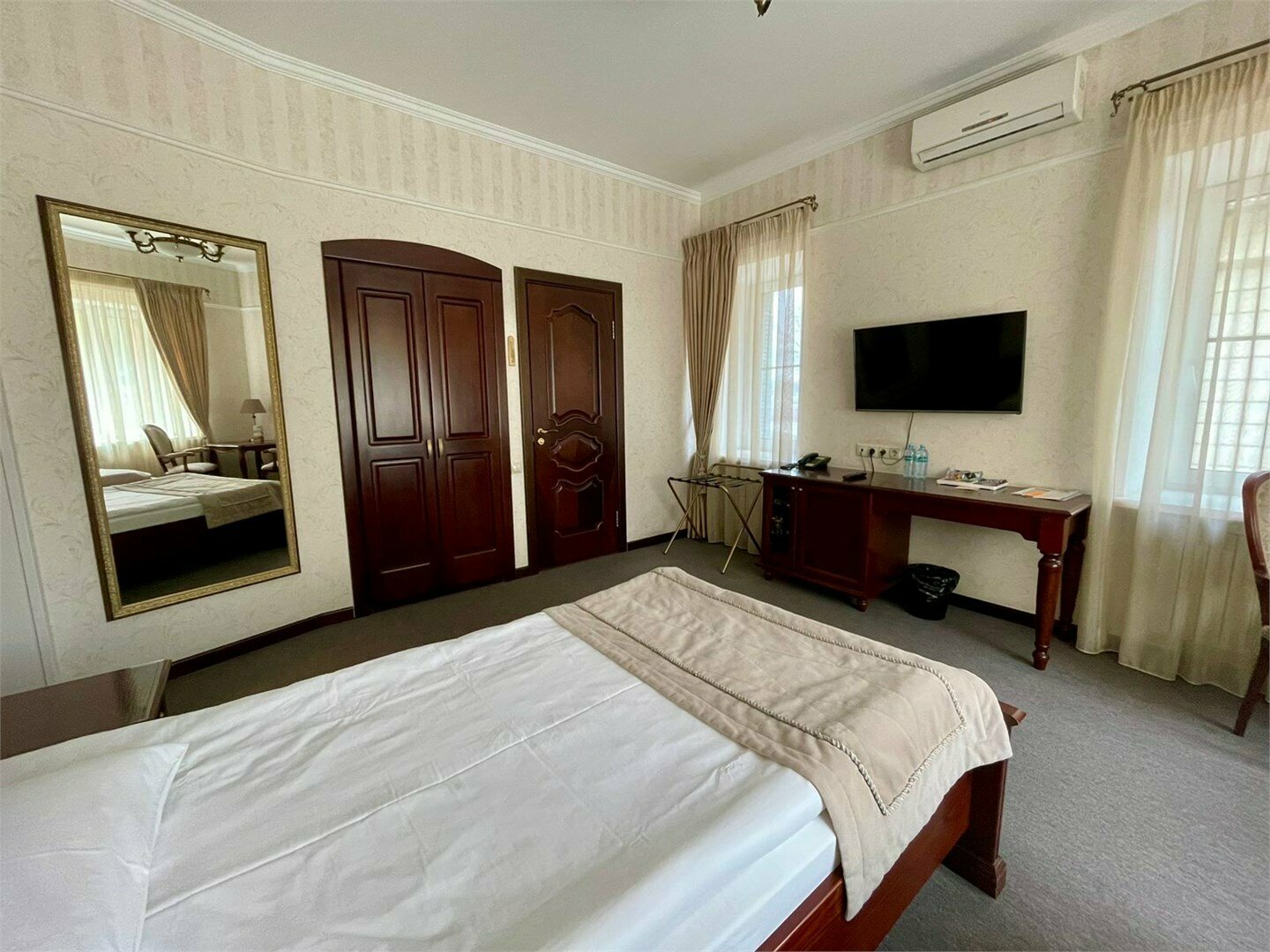 Улучшенный двухместный номер с 2 отдельными кроватями