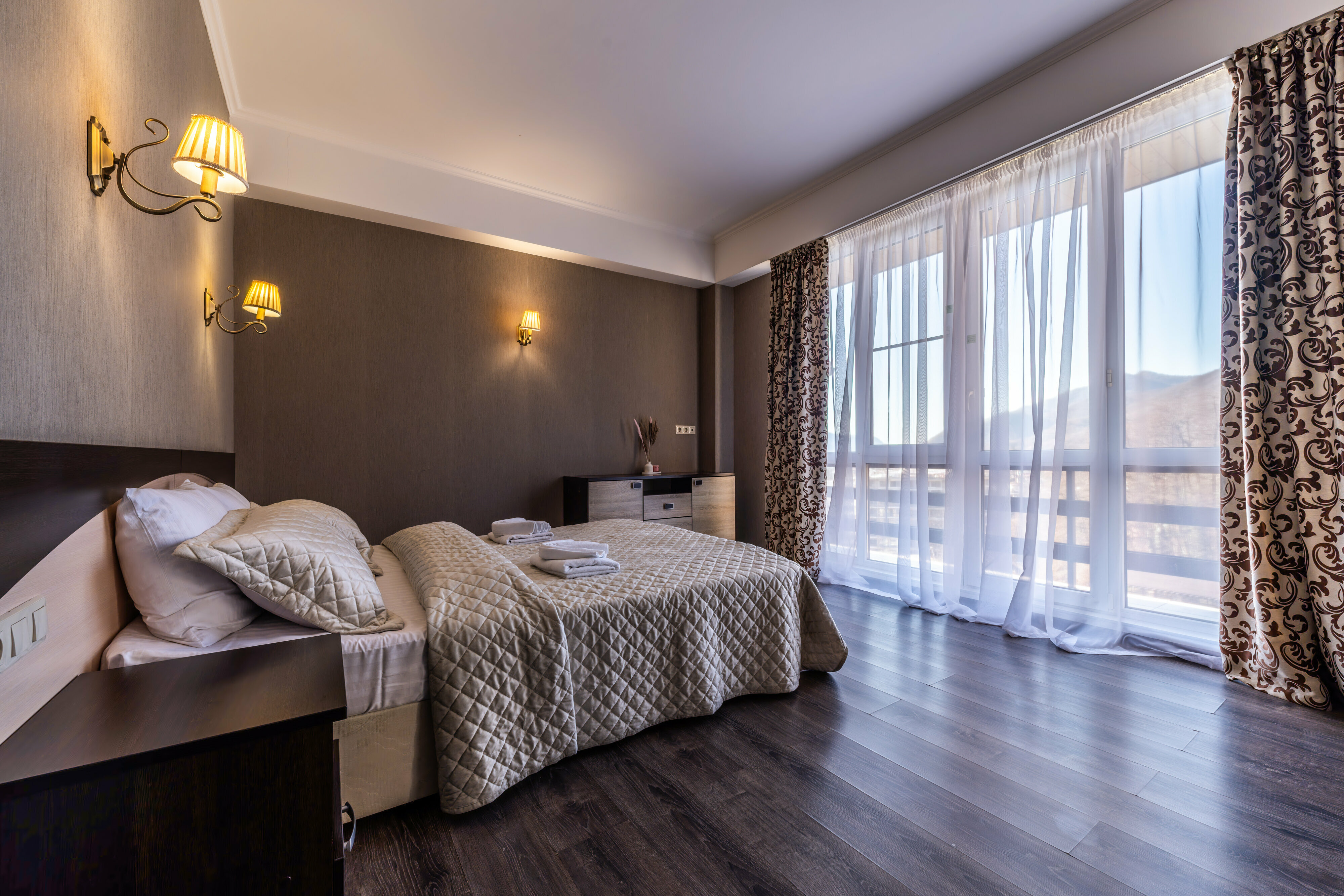 Видовые апартаменты с одной  спальней  65 м2 и балконом №7