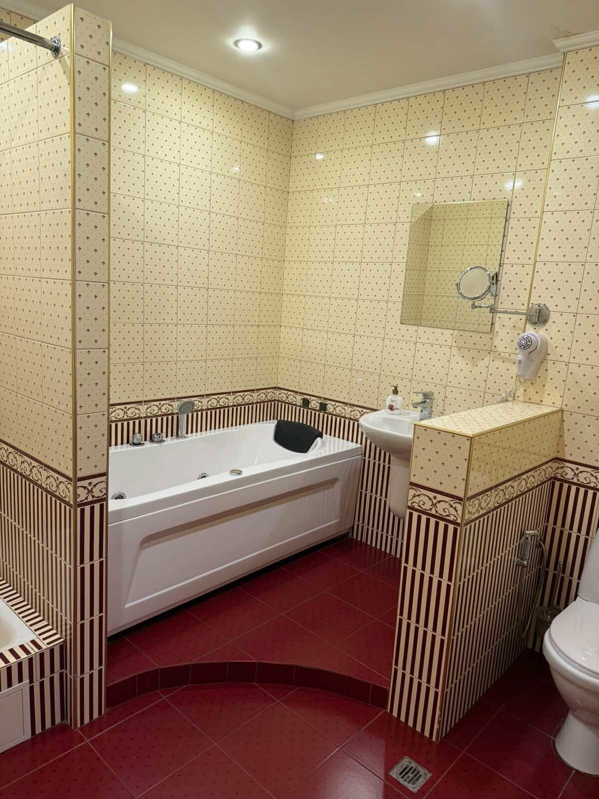 Стандартный номер с 2 односпальными кроватями и диваном