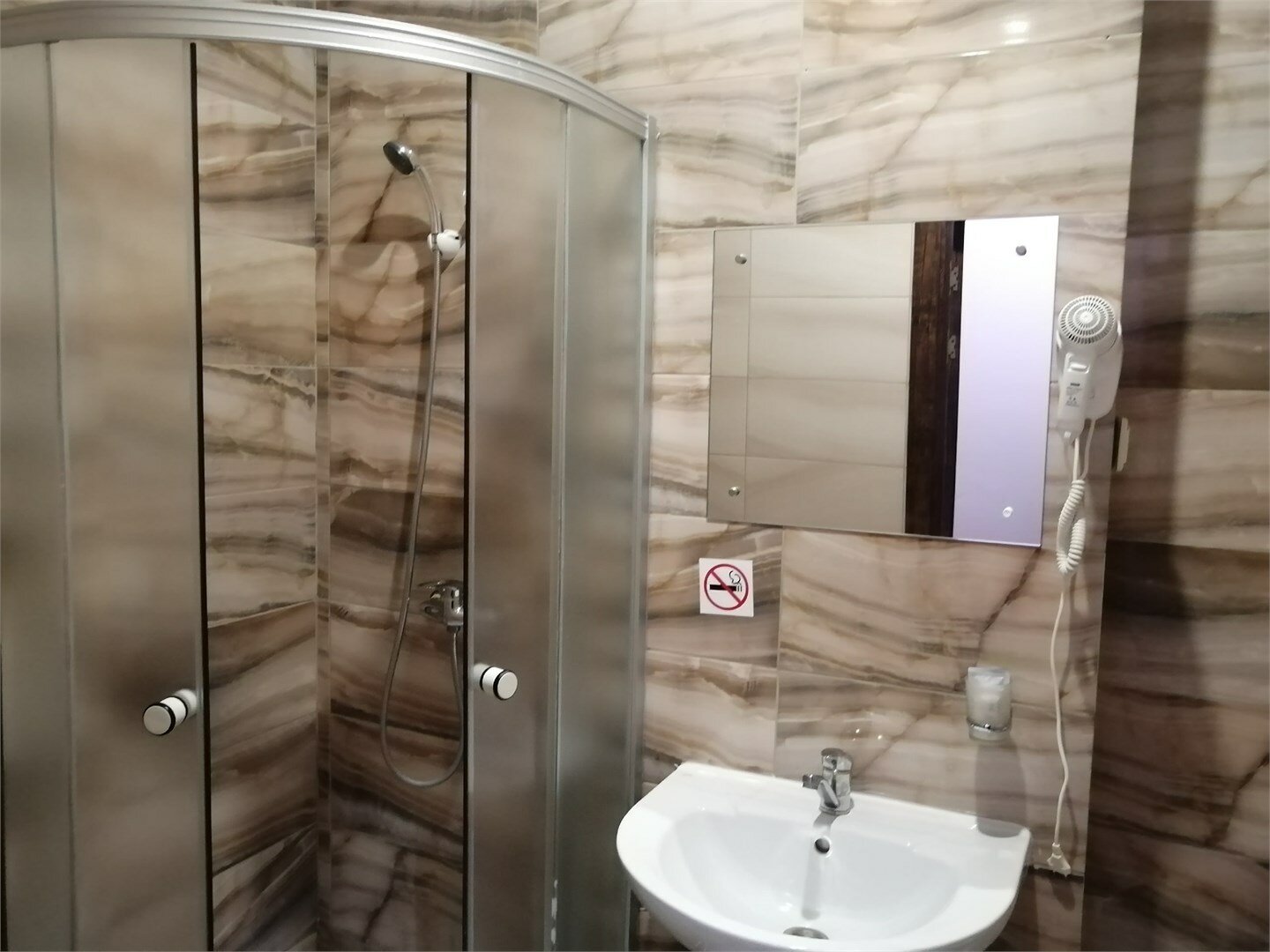 Семейный номер с душем